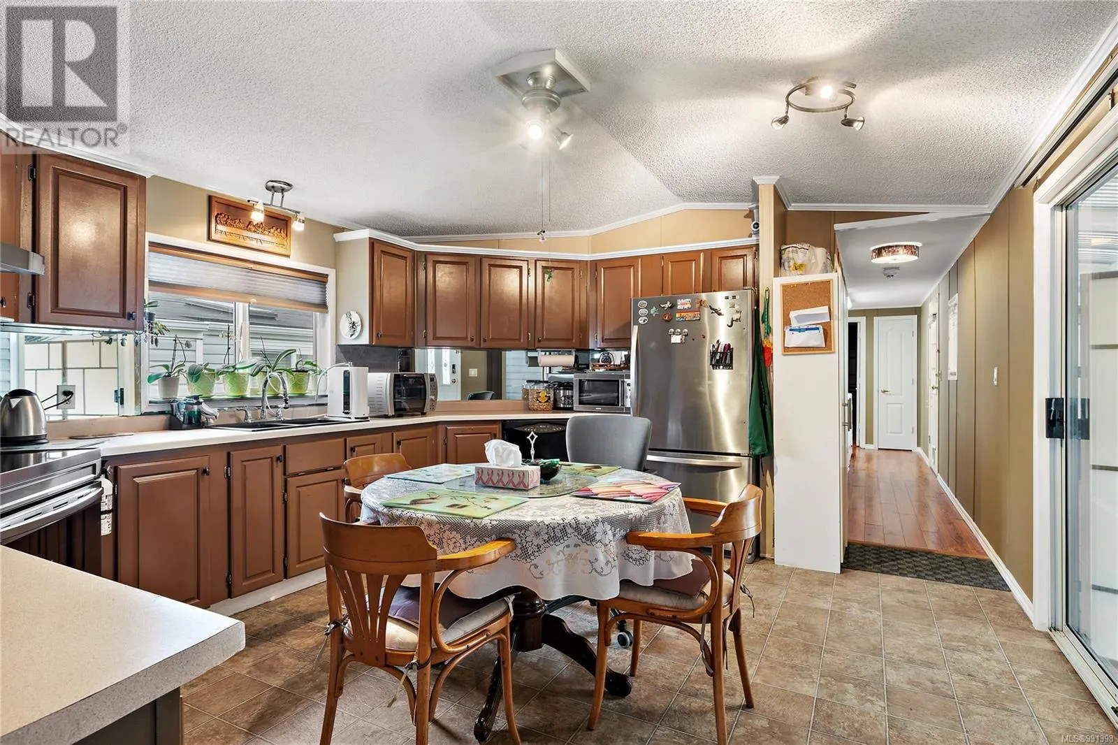 56 7583 Central Saanich Rd