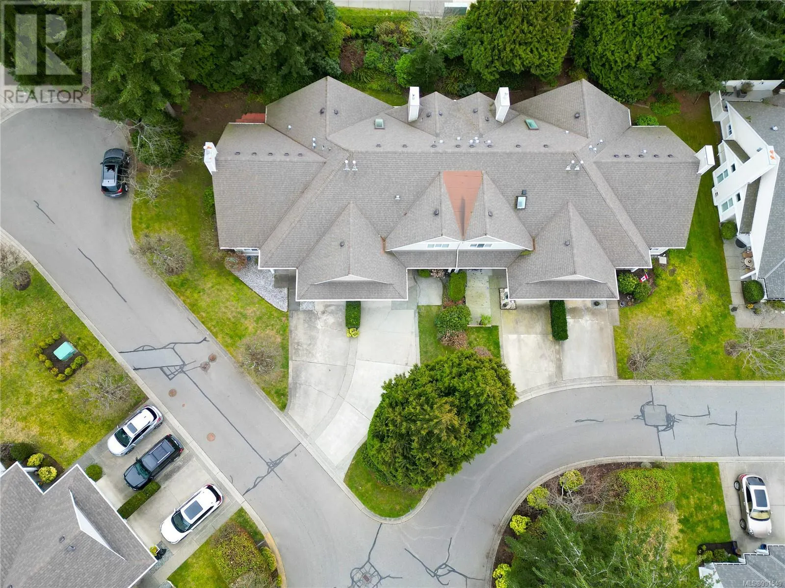 5274 Arbour Cres