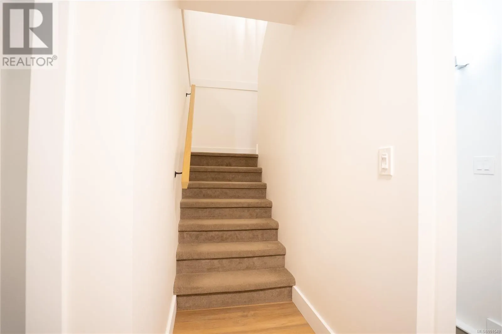 5274 Arbour Cres