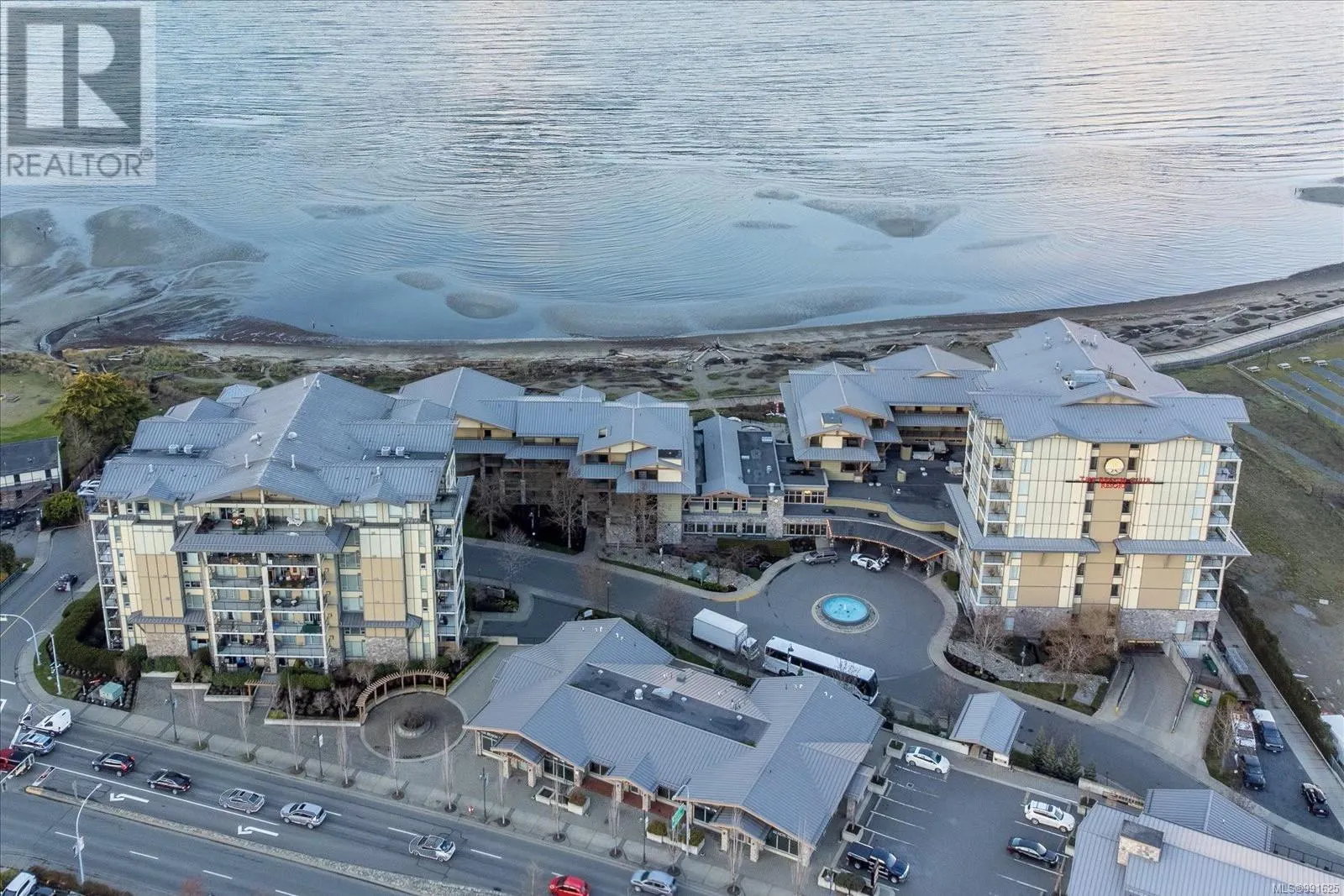 303D 181 Beachside Dr