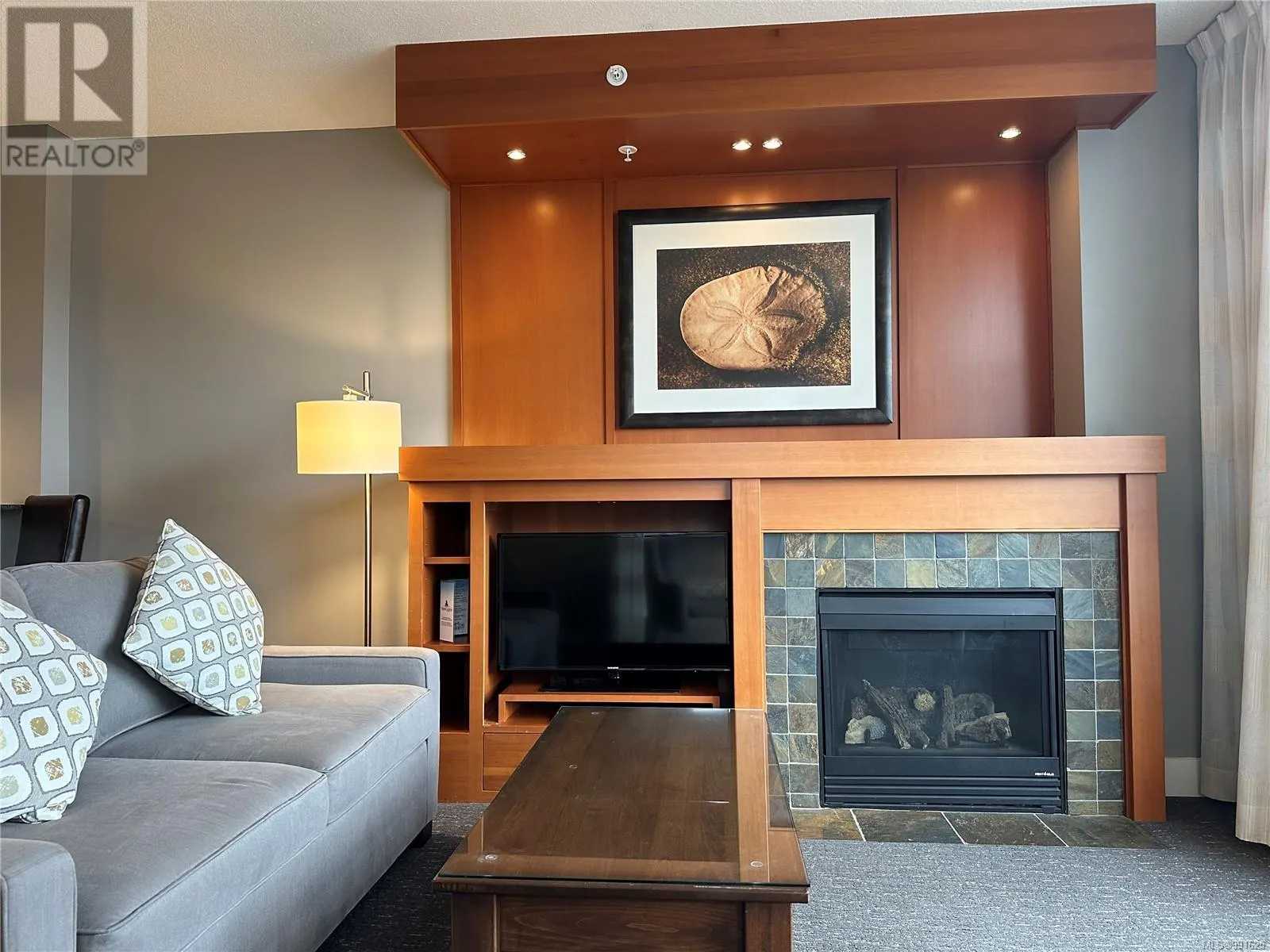 303D 181 Beachside Dr