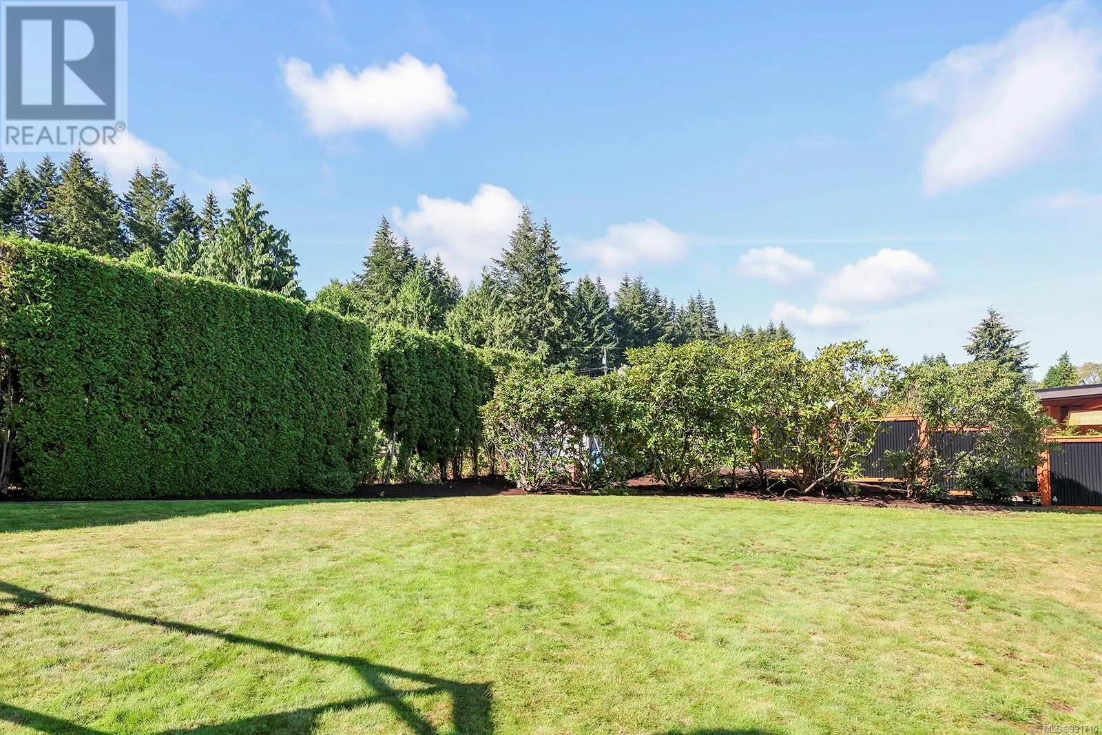 274 Crescent Rd W