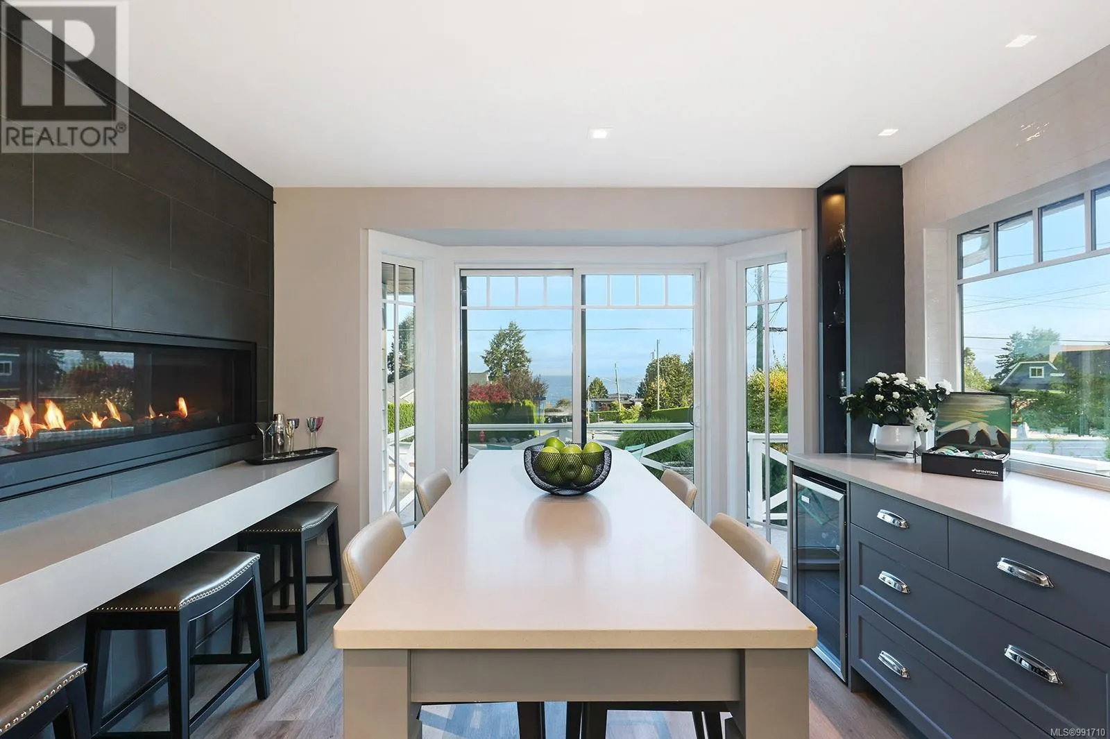 274 Crescent Rd W