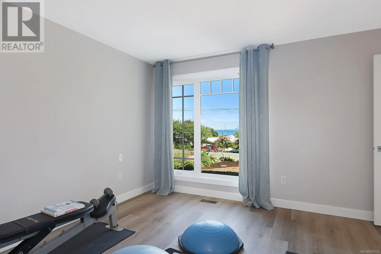 274 Crescent Rd W