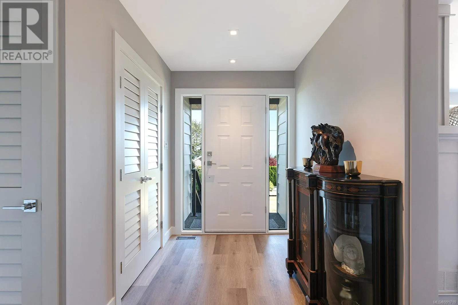274 Crescent Rd W