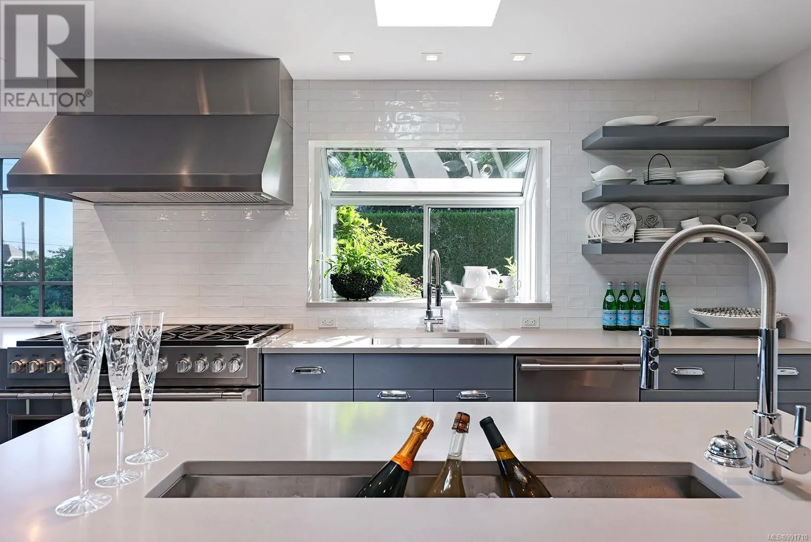 274 Crescent Rd W
