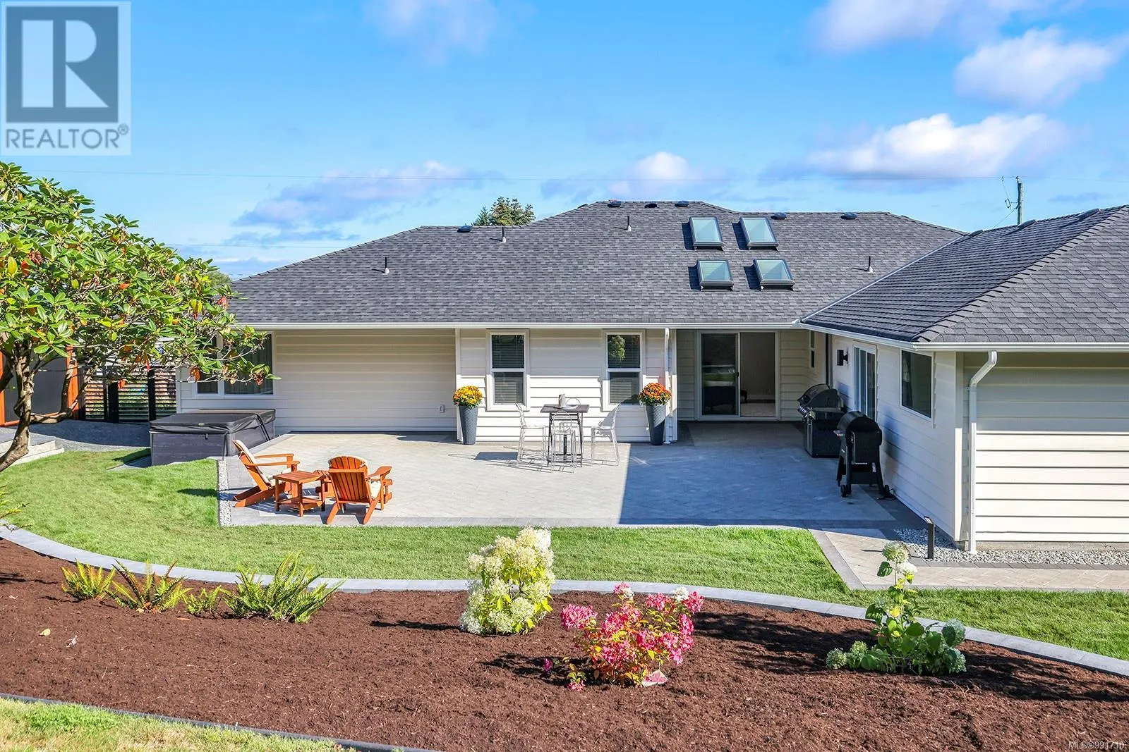 274 Crescent Rd W