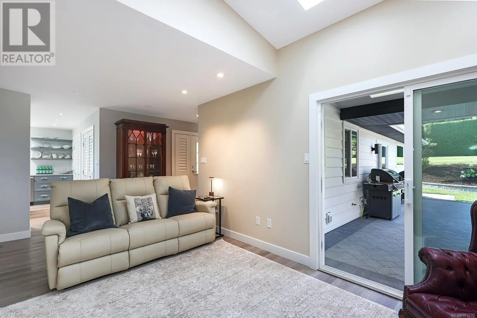274 Crescent Rd W
