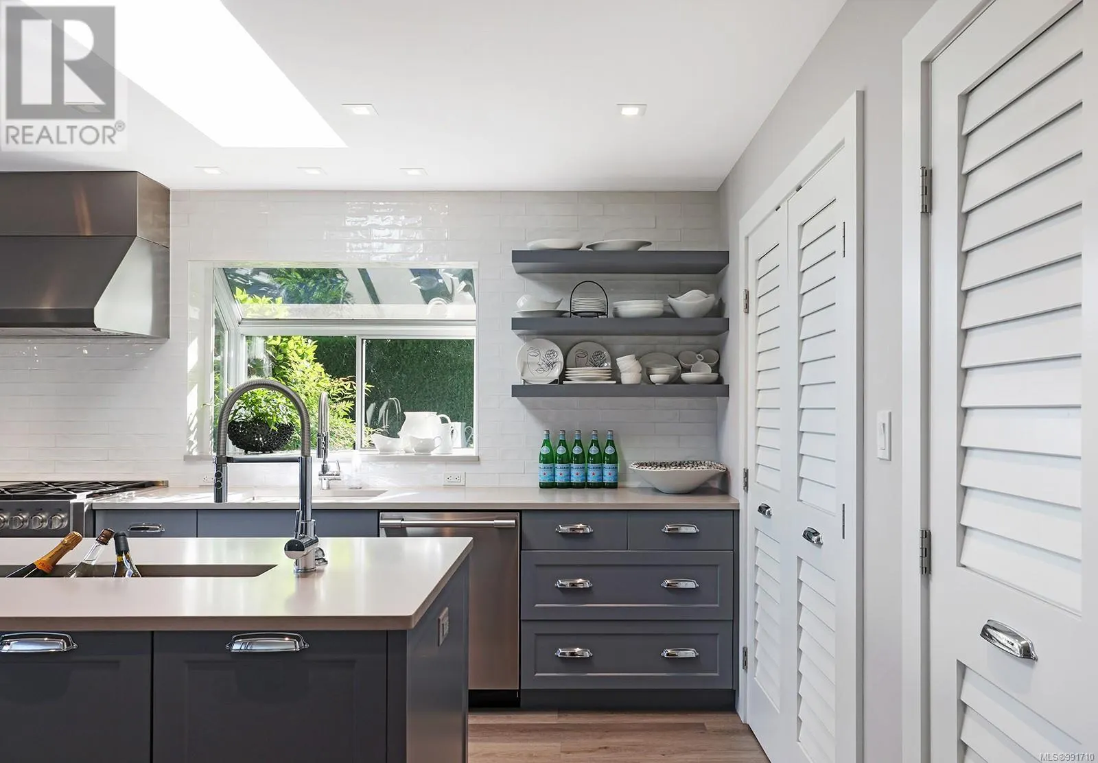 274 Crescent Rd W
