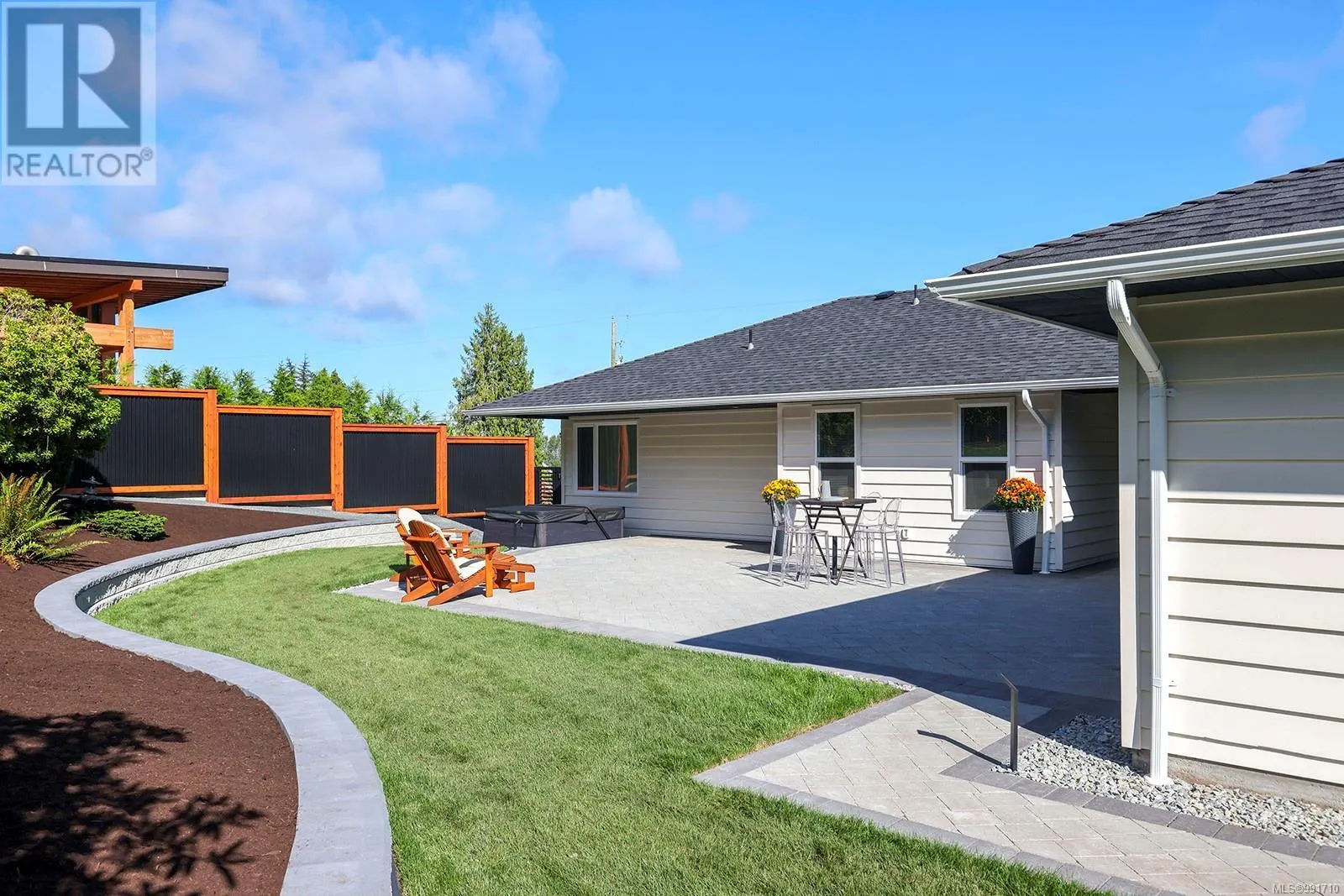 274 Crescent Rd W