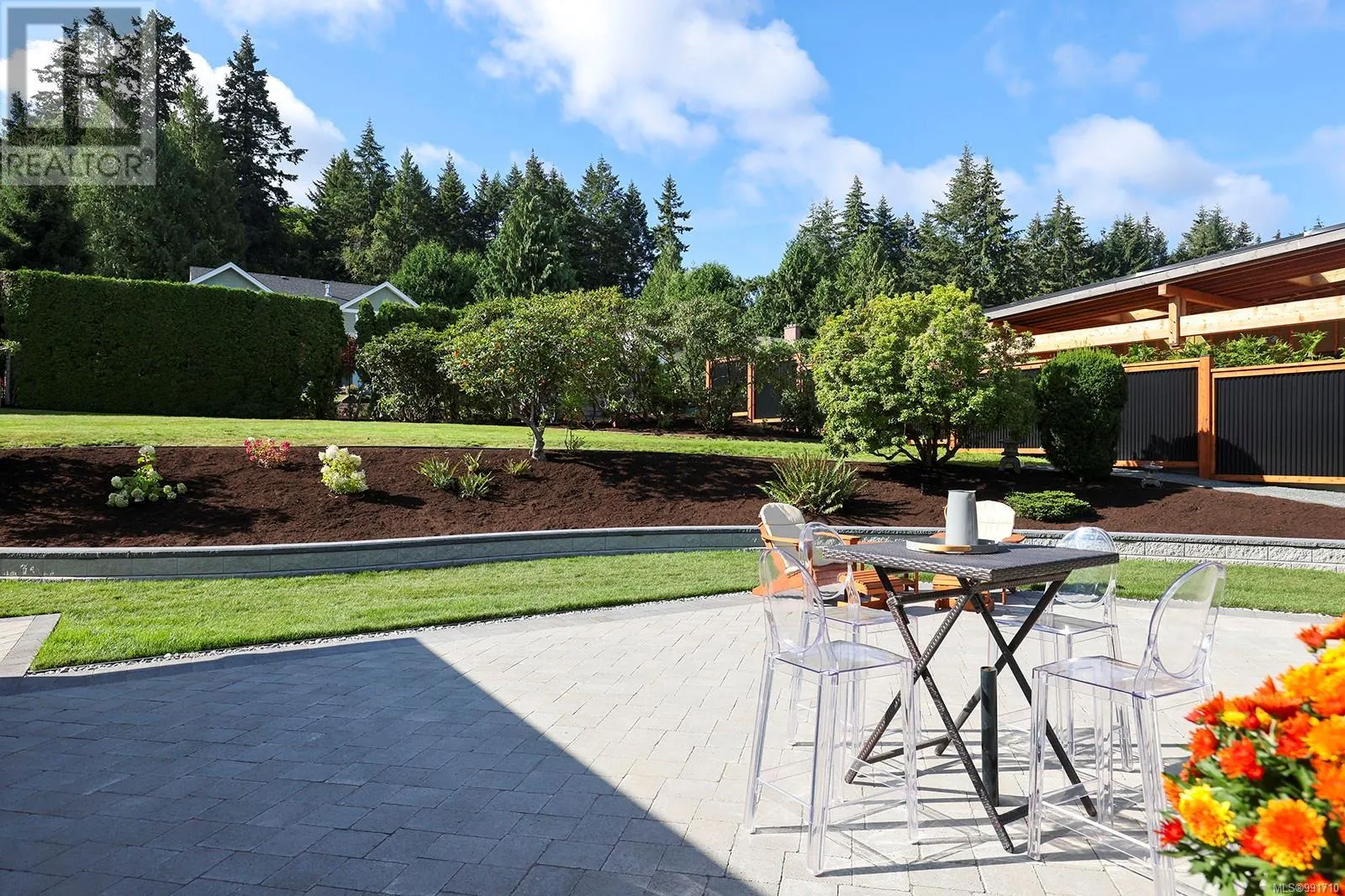 274 Crescent Rd W