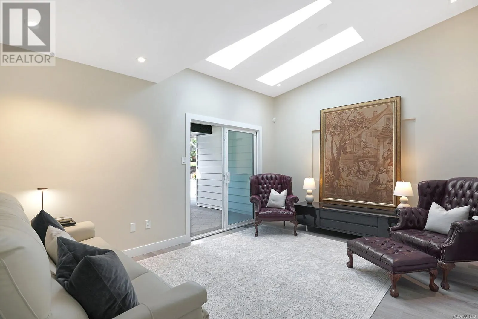 274 Crescent Rd W