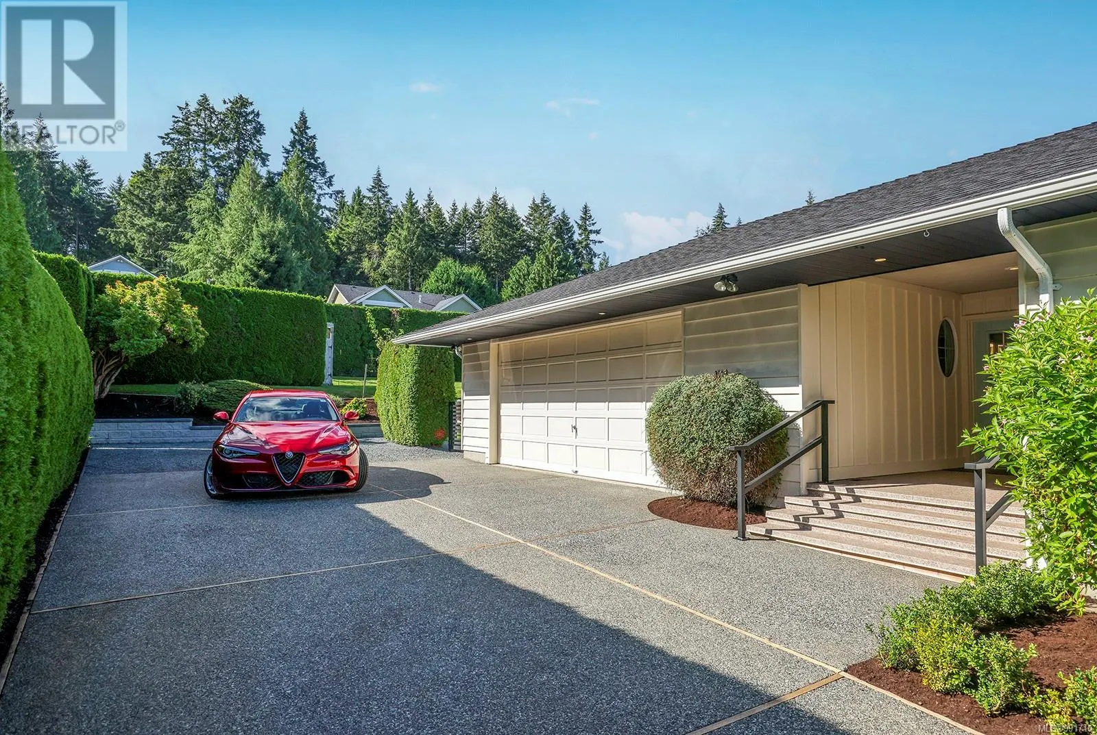 274 Crescent Rd W