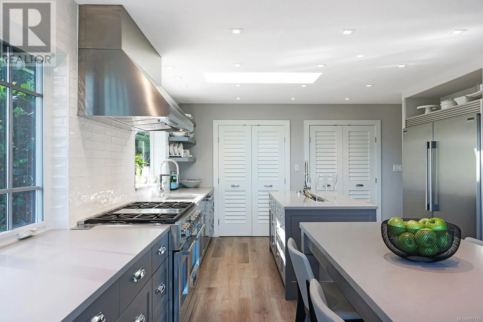 274 Crescent Rd W