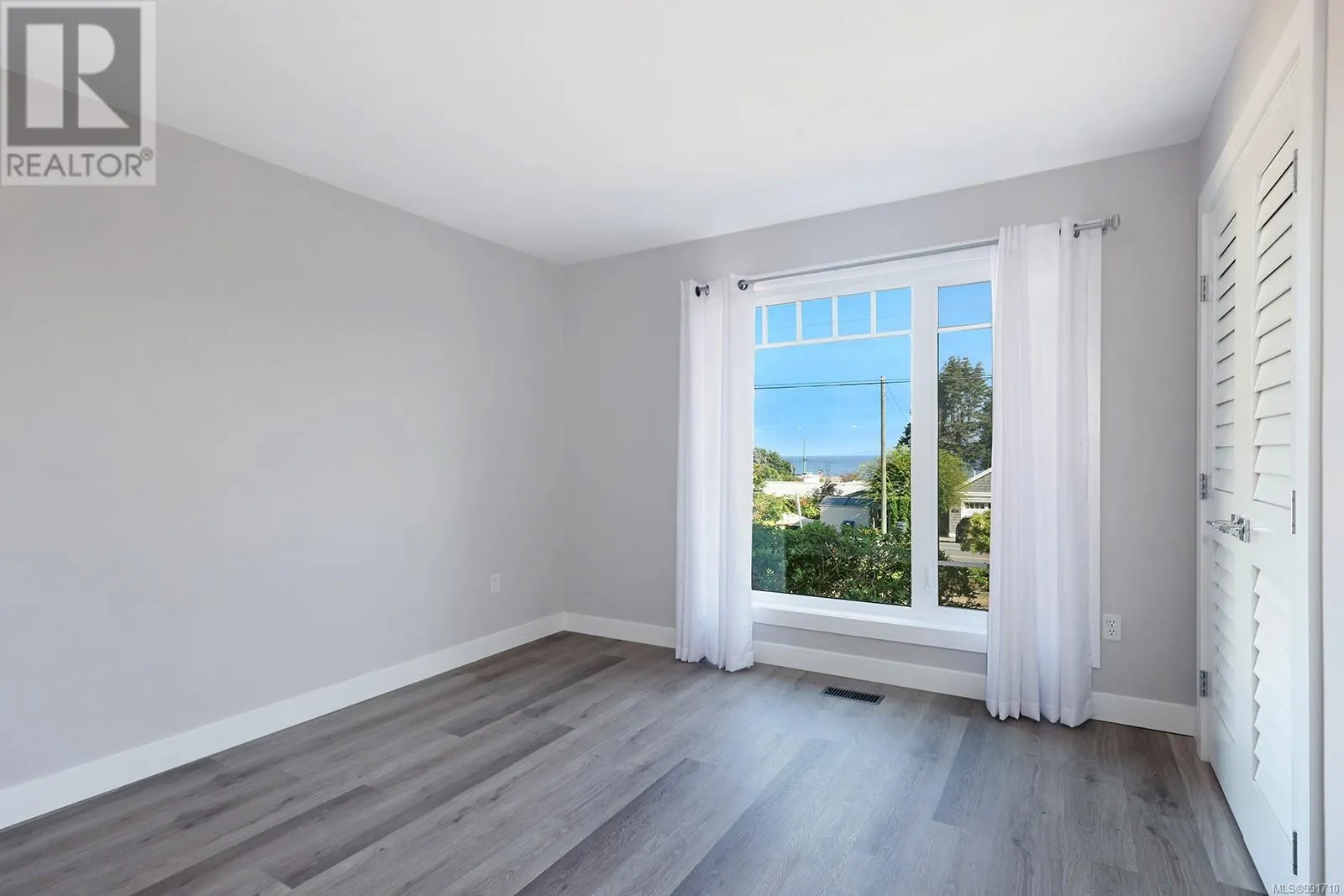 274 Crescent Rd W