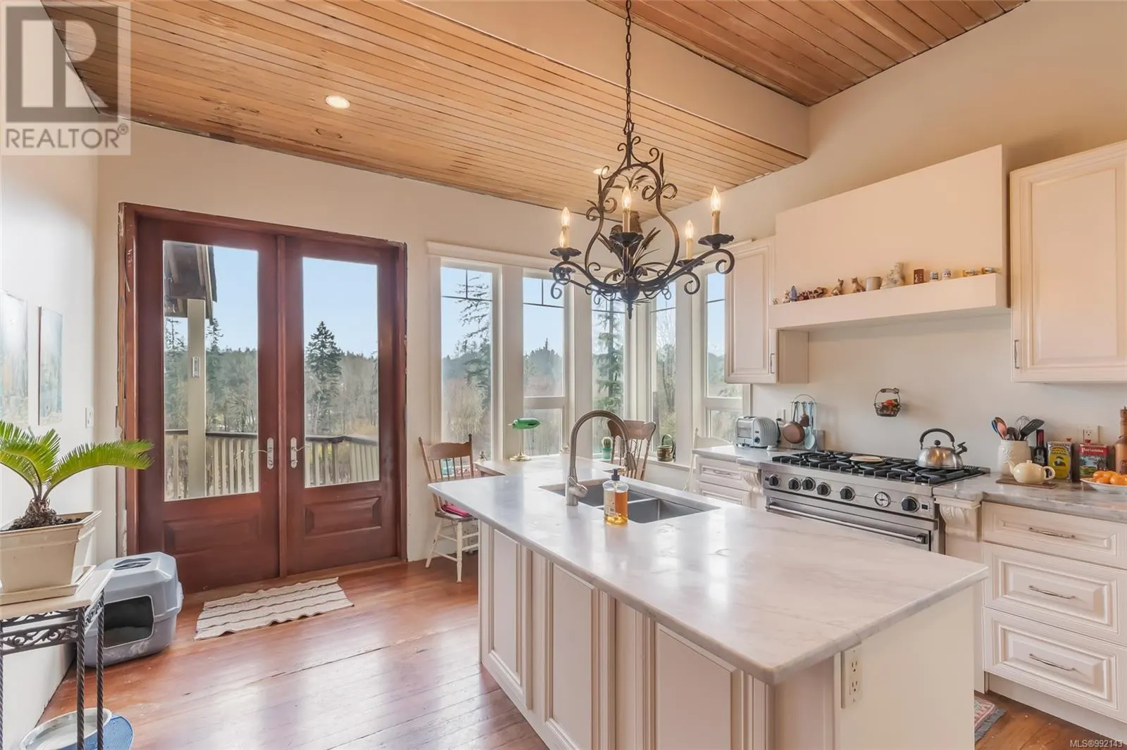 2300 East Wellington Rd