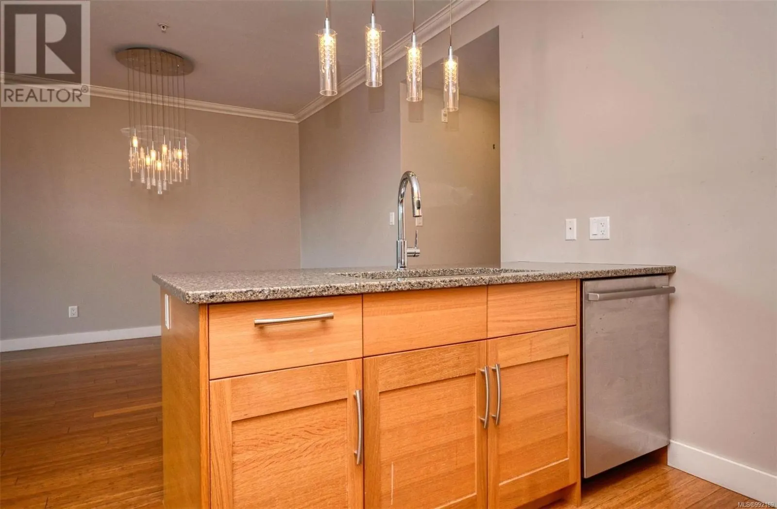 102 9820 Seaport Pl