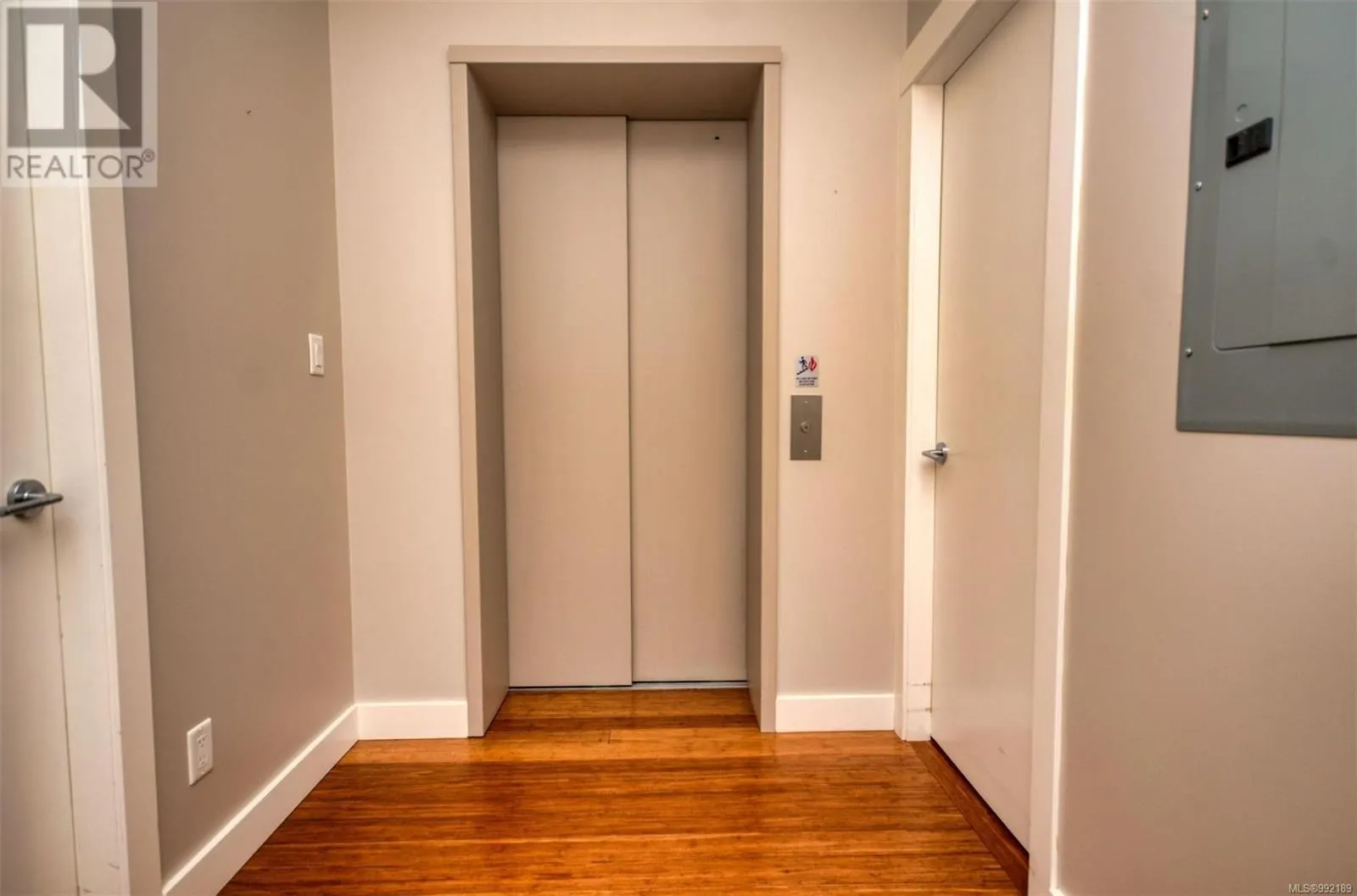 102 9820 Seaport Pl