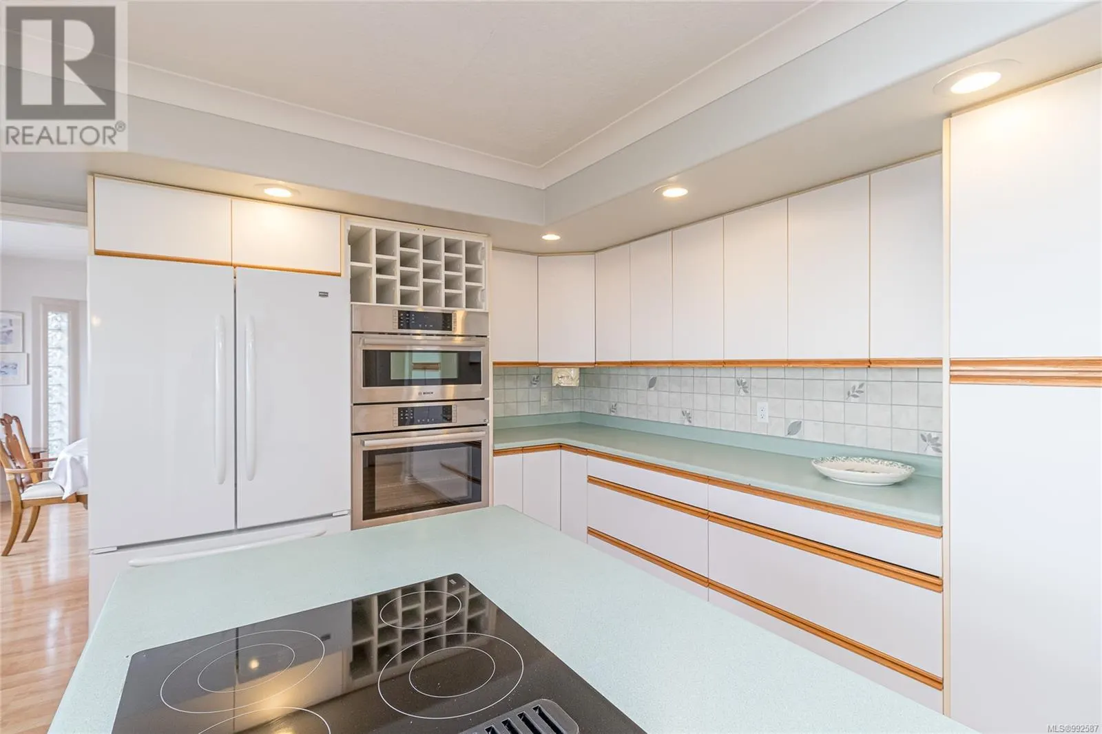 9939 Echo Hts