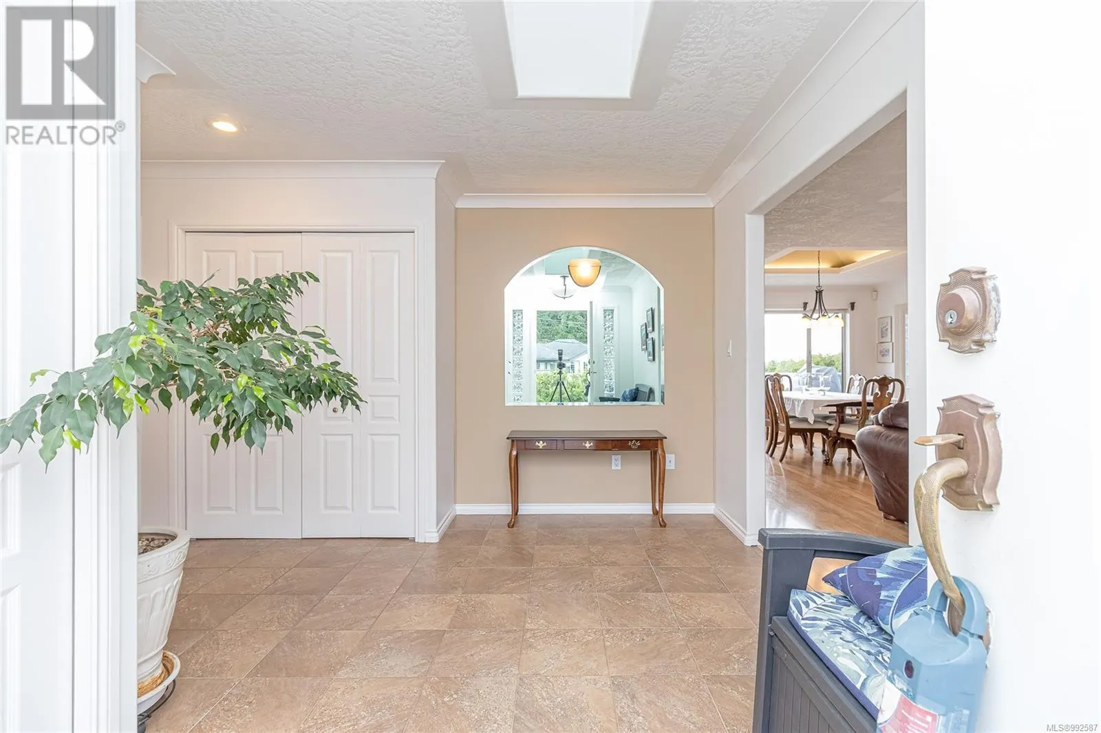 9939 Echo Hts