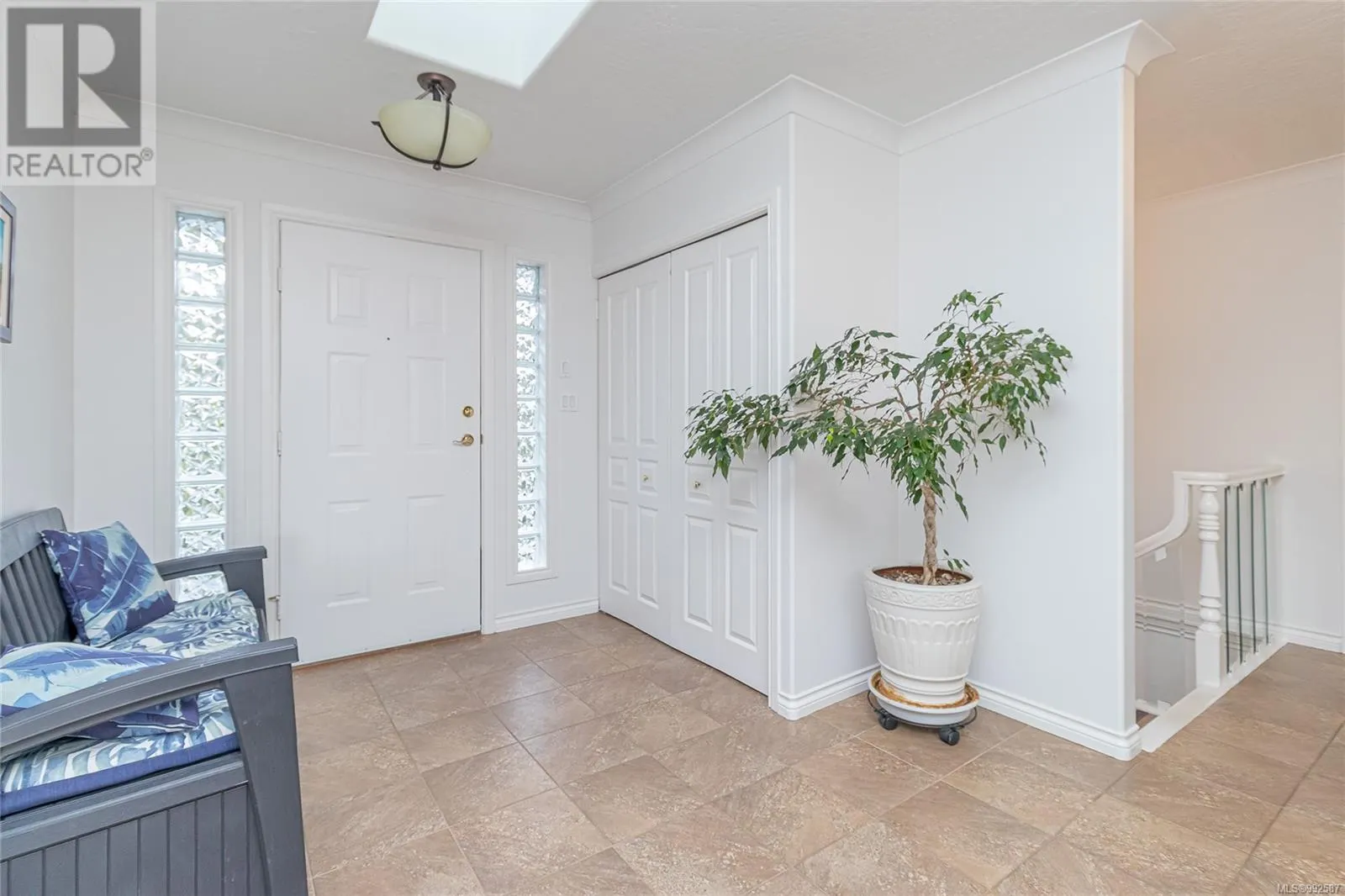 9939 Echo Hts