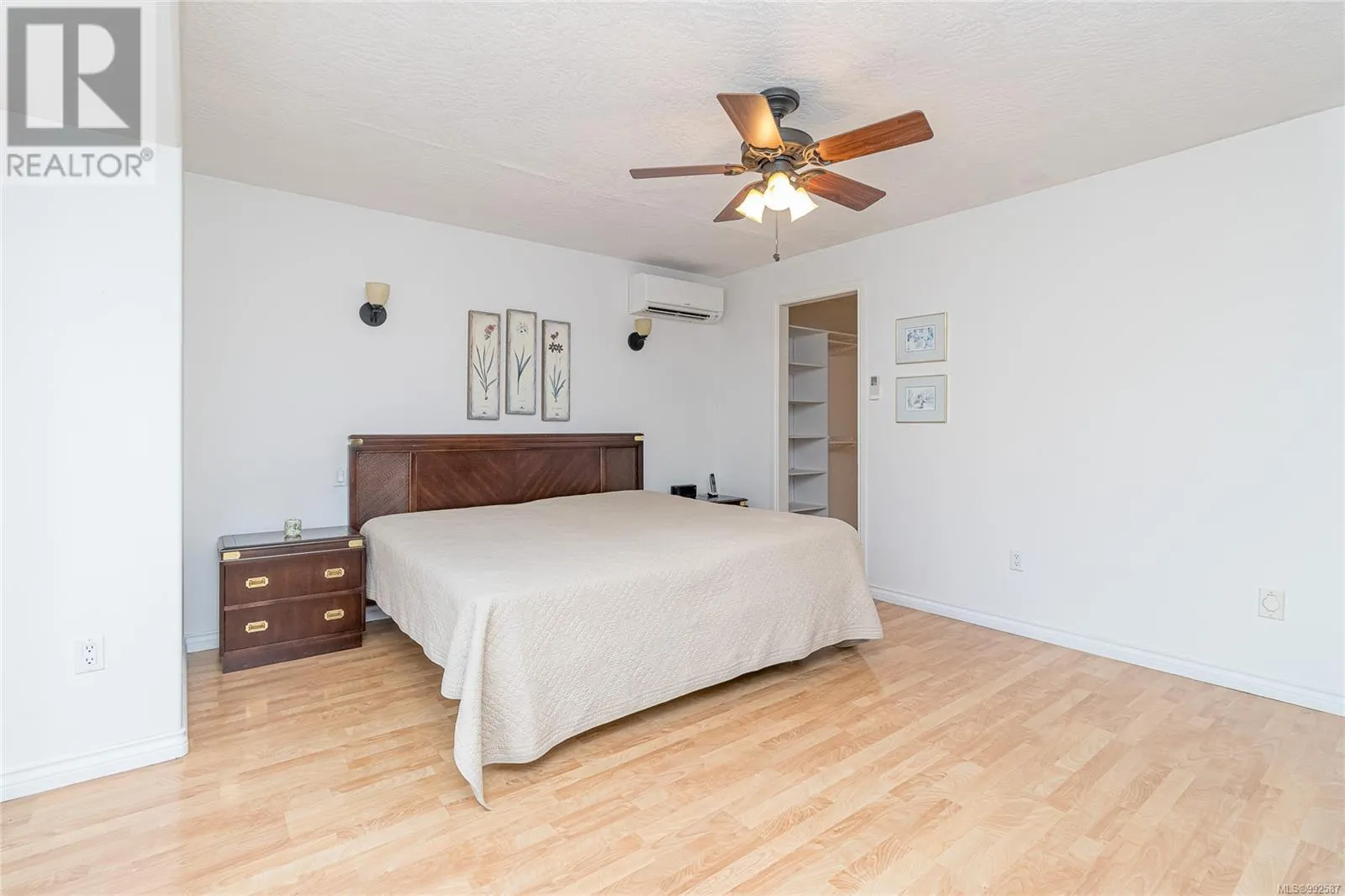 9939 Echo Hts