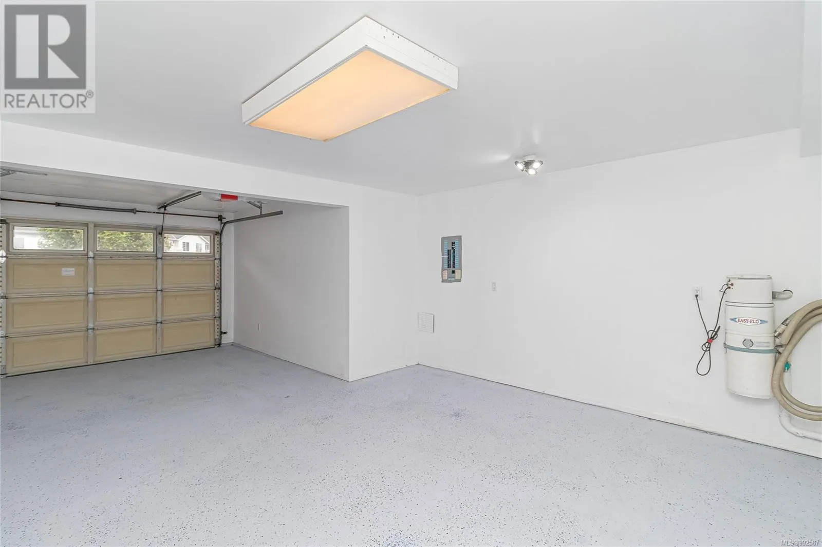 9939 Echo Hts