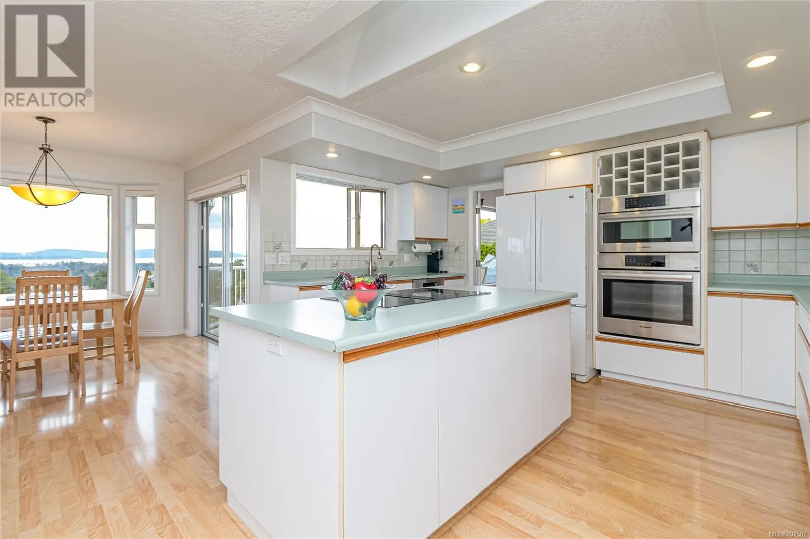 9939 Echo Hts