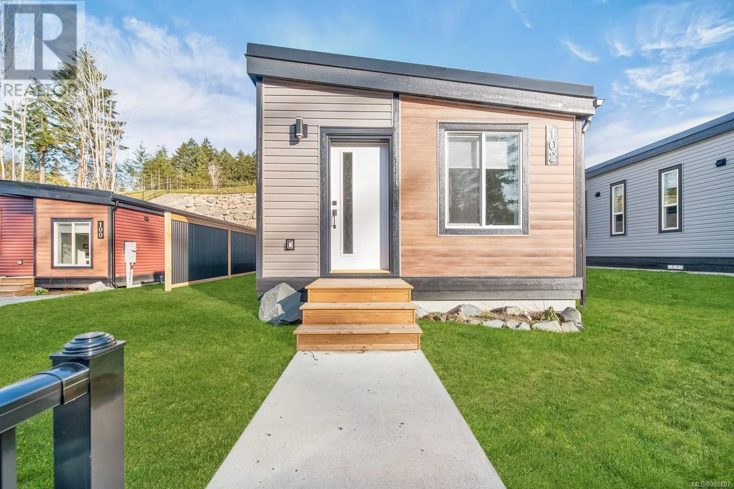 102 3499 Henry Rd