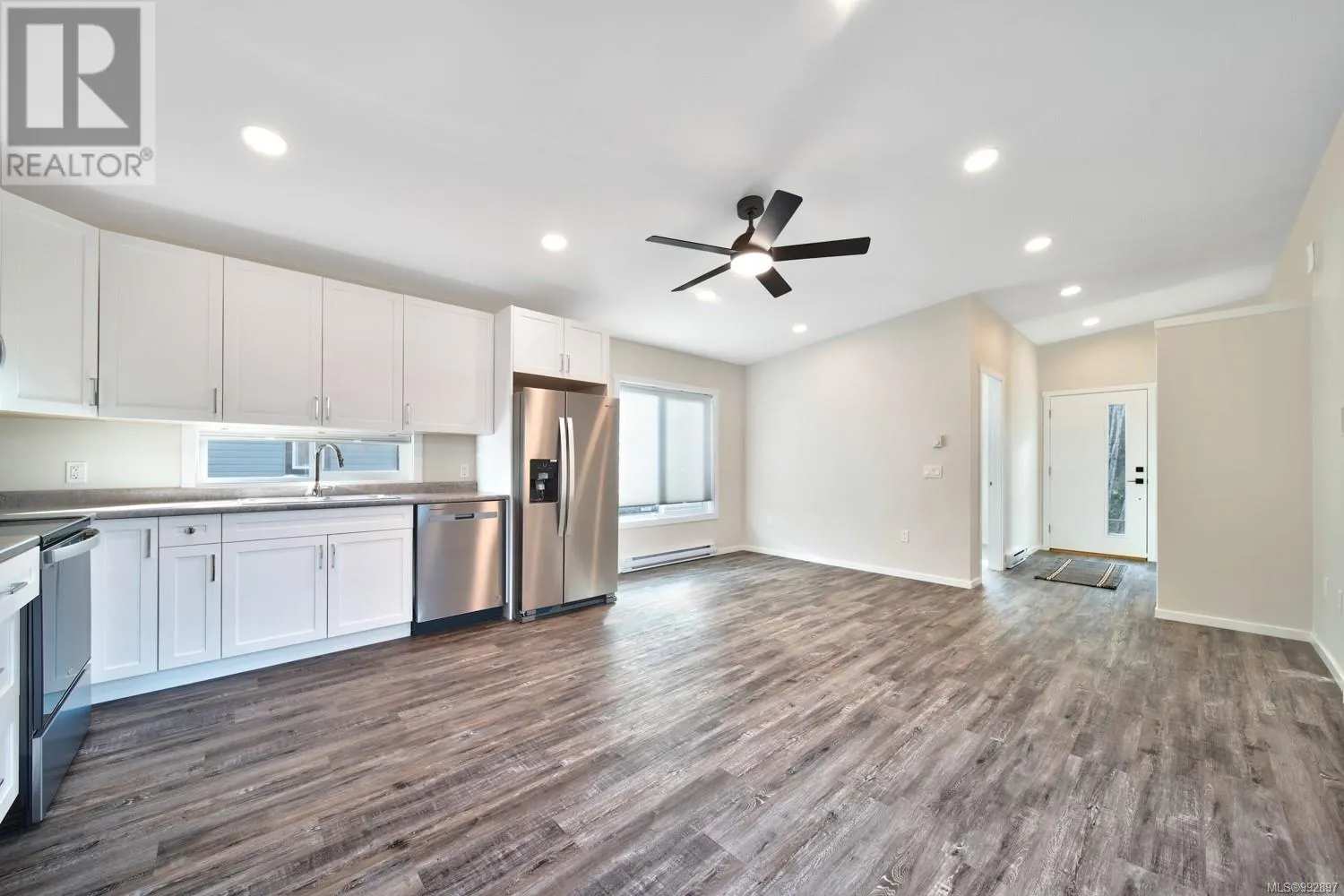 102 3499 Henry Rd
