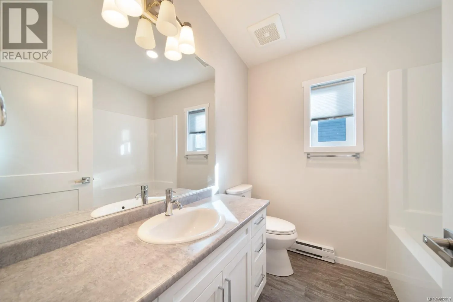 102 3499 Henry Rd