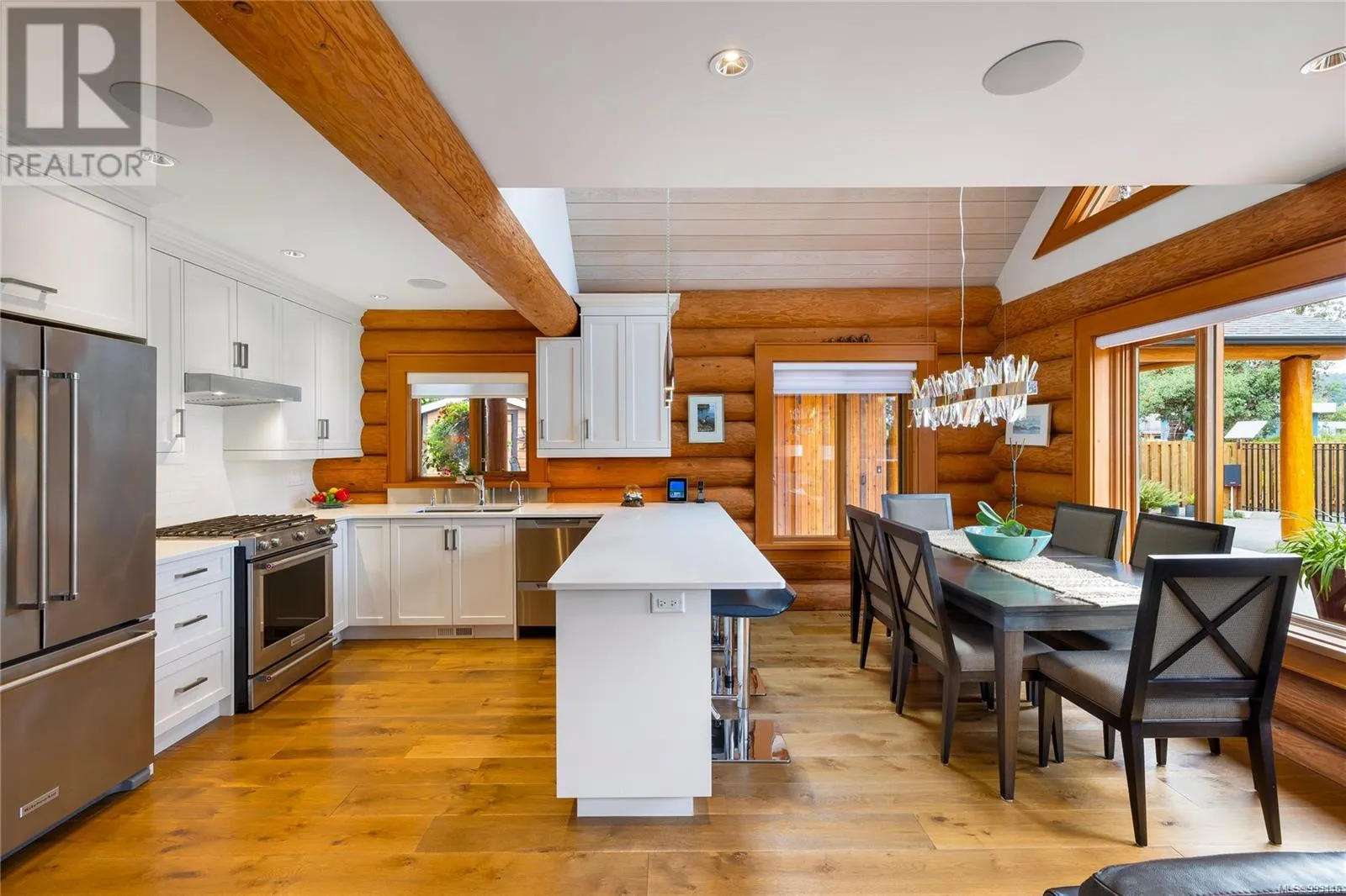 1904 Bonito Cres