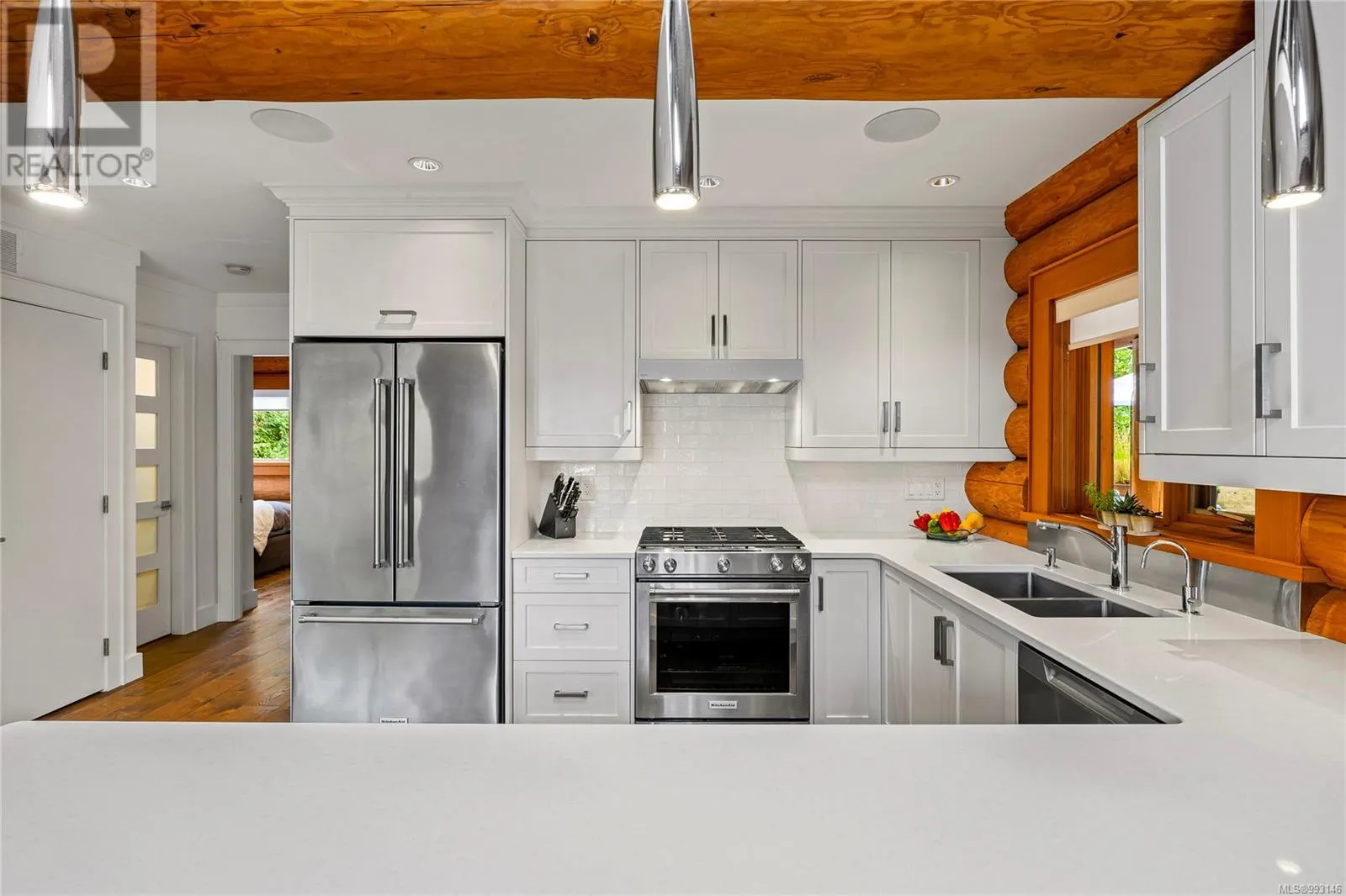 1904 Bonito Cres