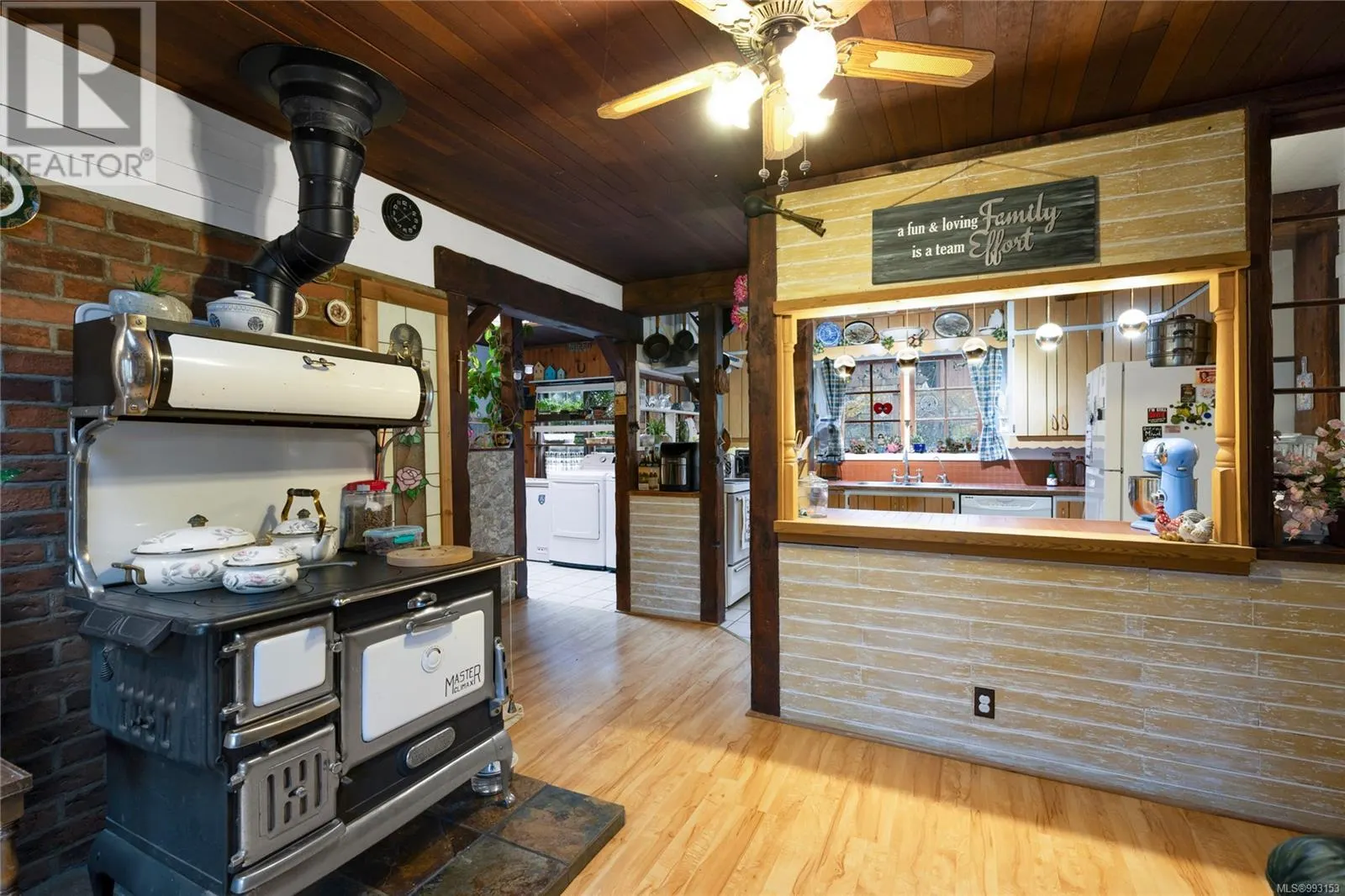 218 Sunningdale Rd E