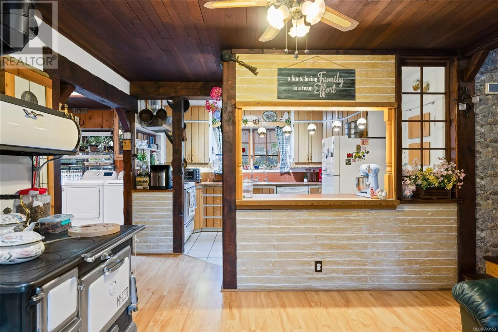 218 Sunningdale Rd E