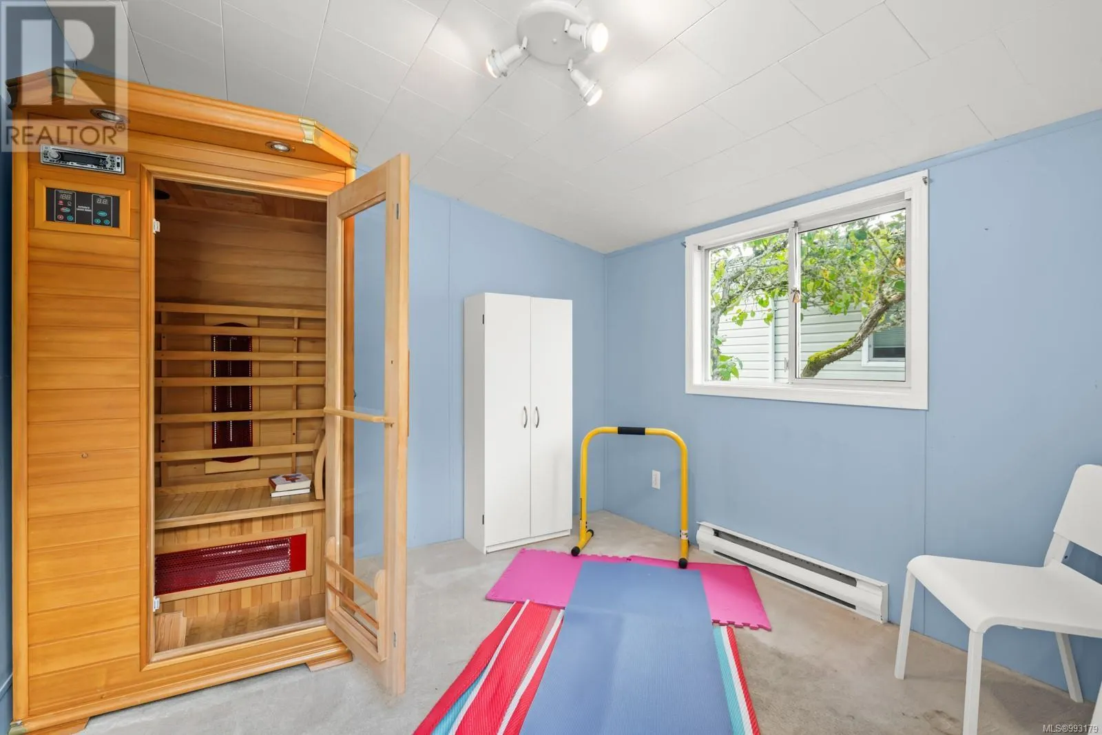 11 7401 Central Saanich Rd