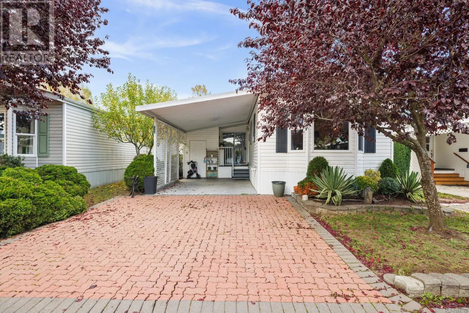 11 7401 Central Saanich Rd