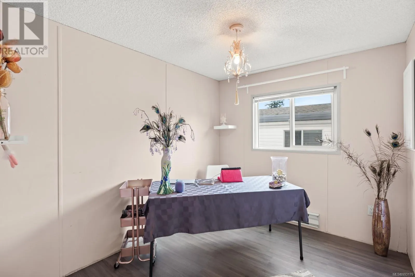 11 7401 Central Saanich Rd