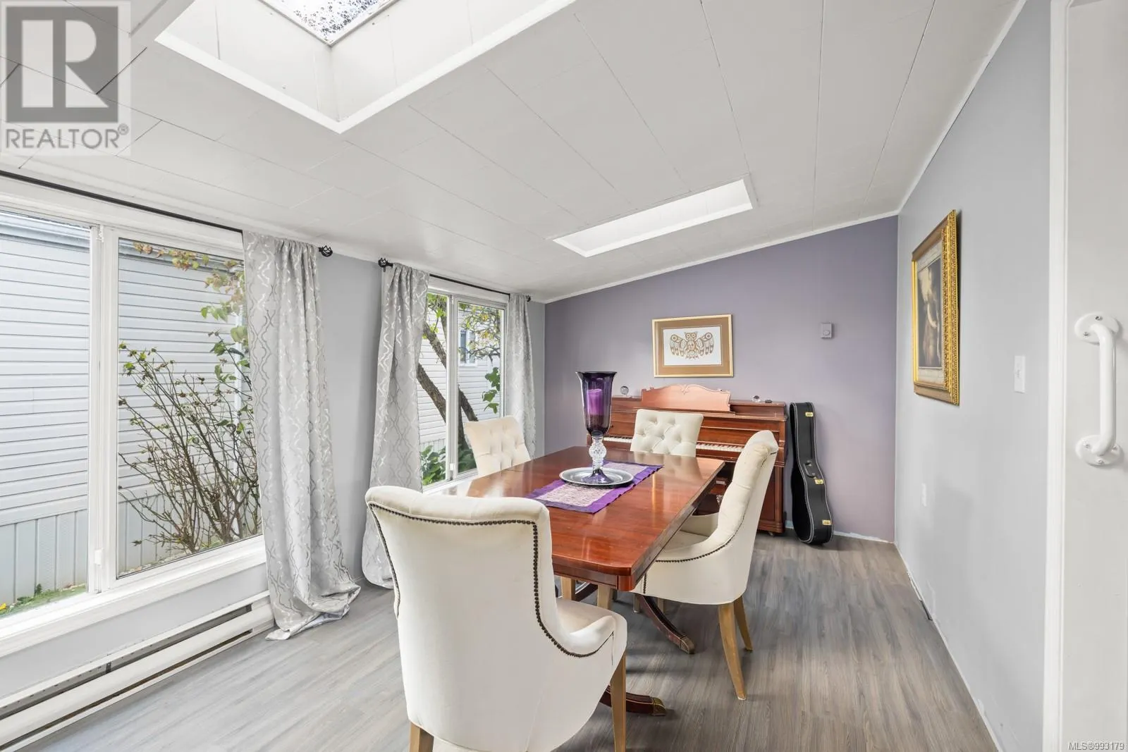 11 7401 Central Saanich Rd