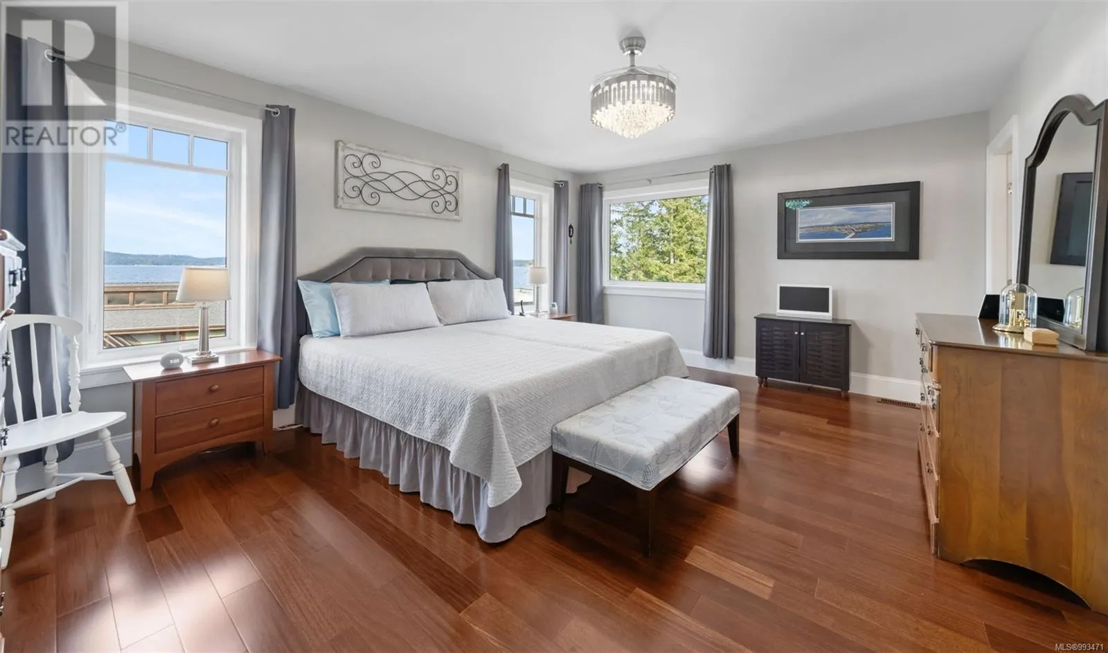 10123 Island View Close