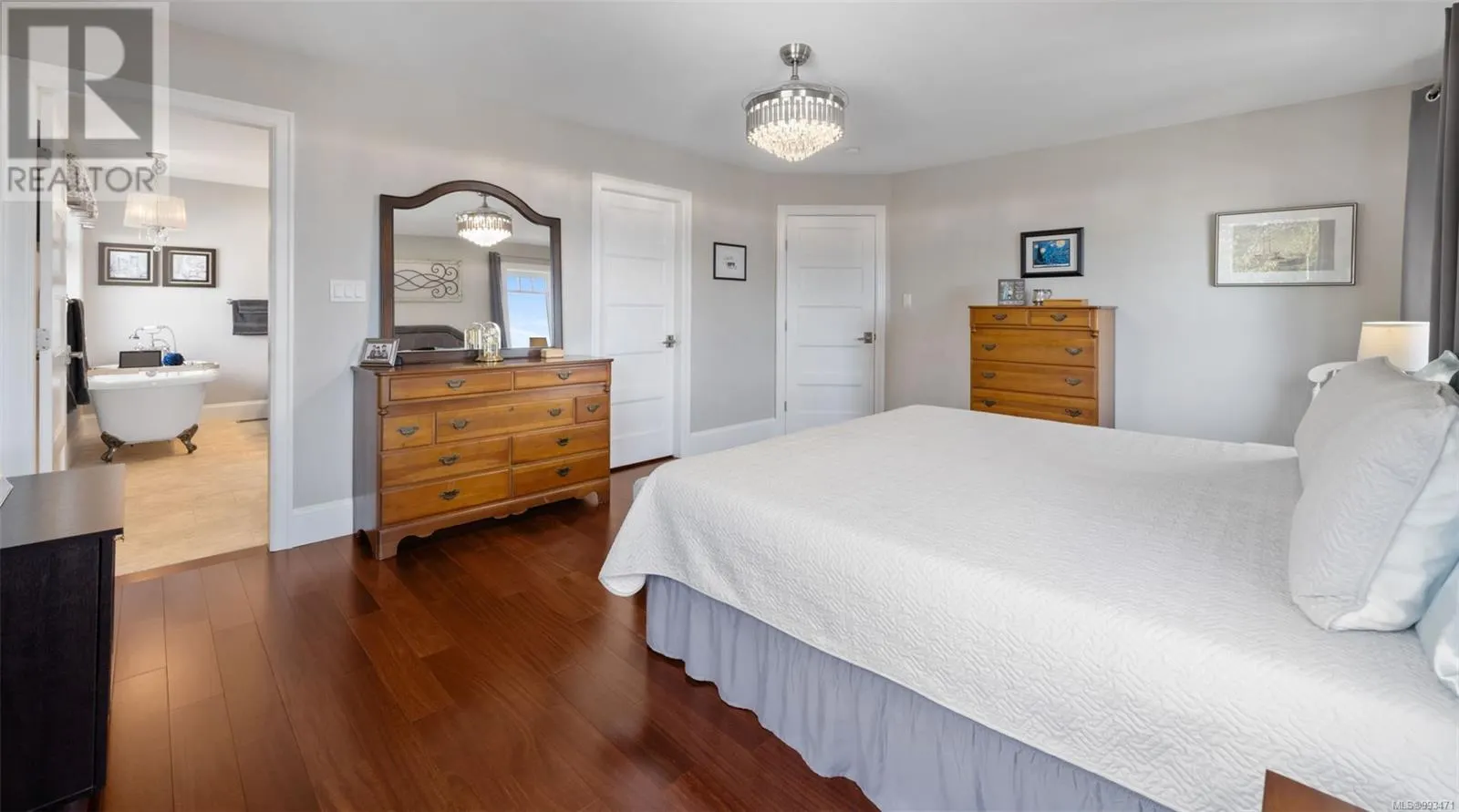 10123 Island View Close