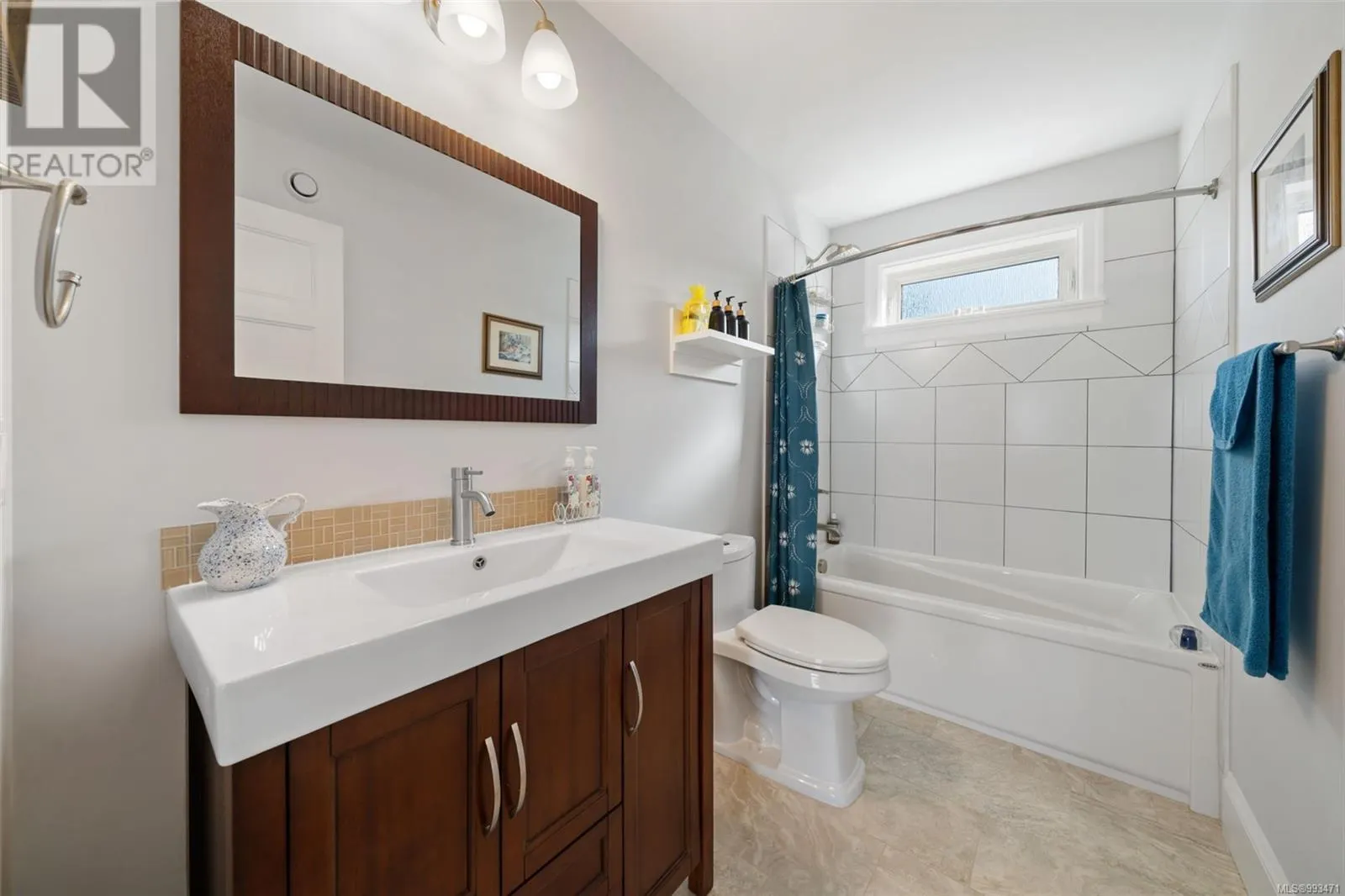 10123 Island View Close
