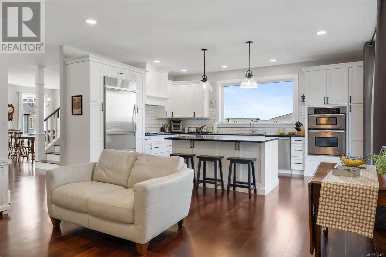 10123 Island View Close