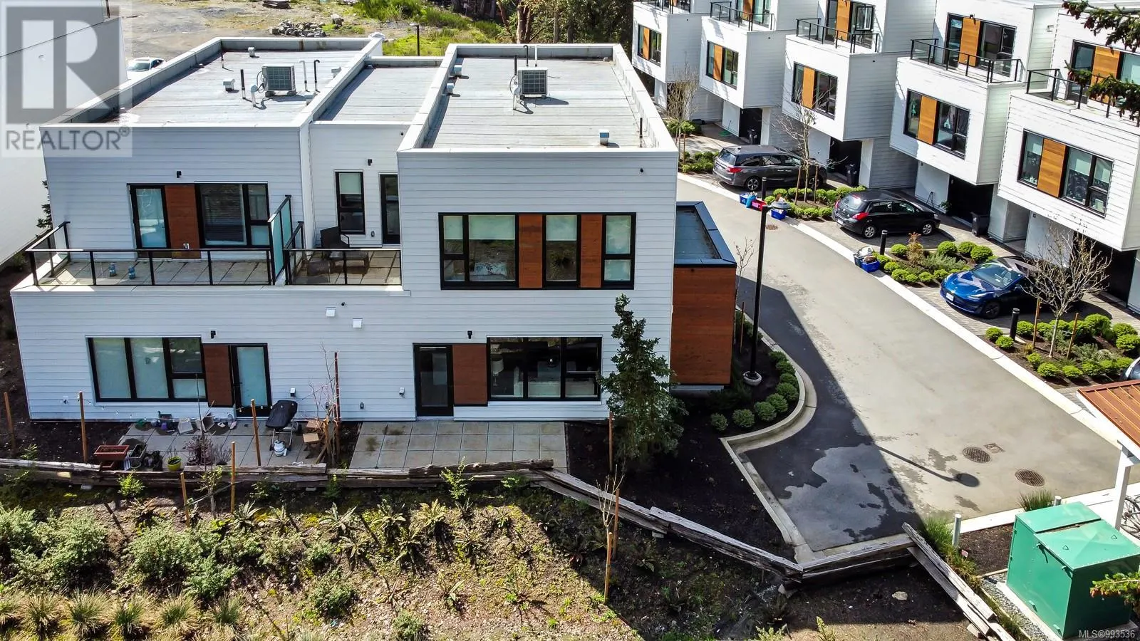 10 2330 Sooke Rd