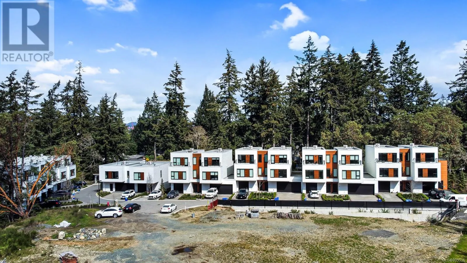 10 2330 Sooke Rd