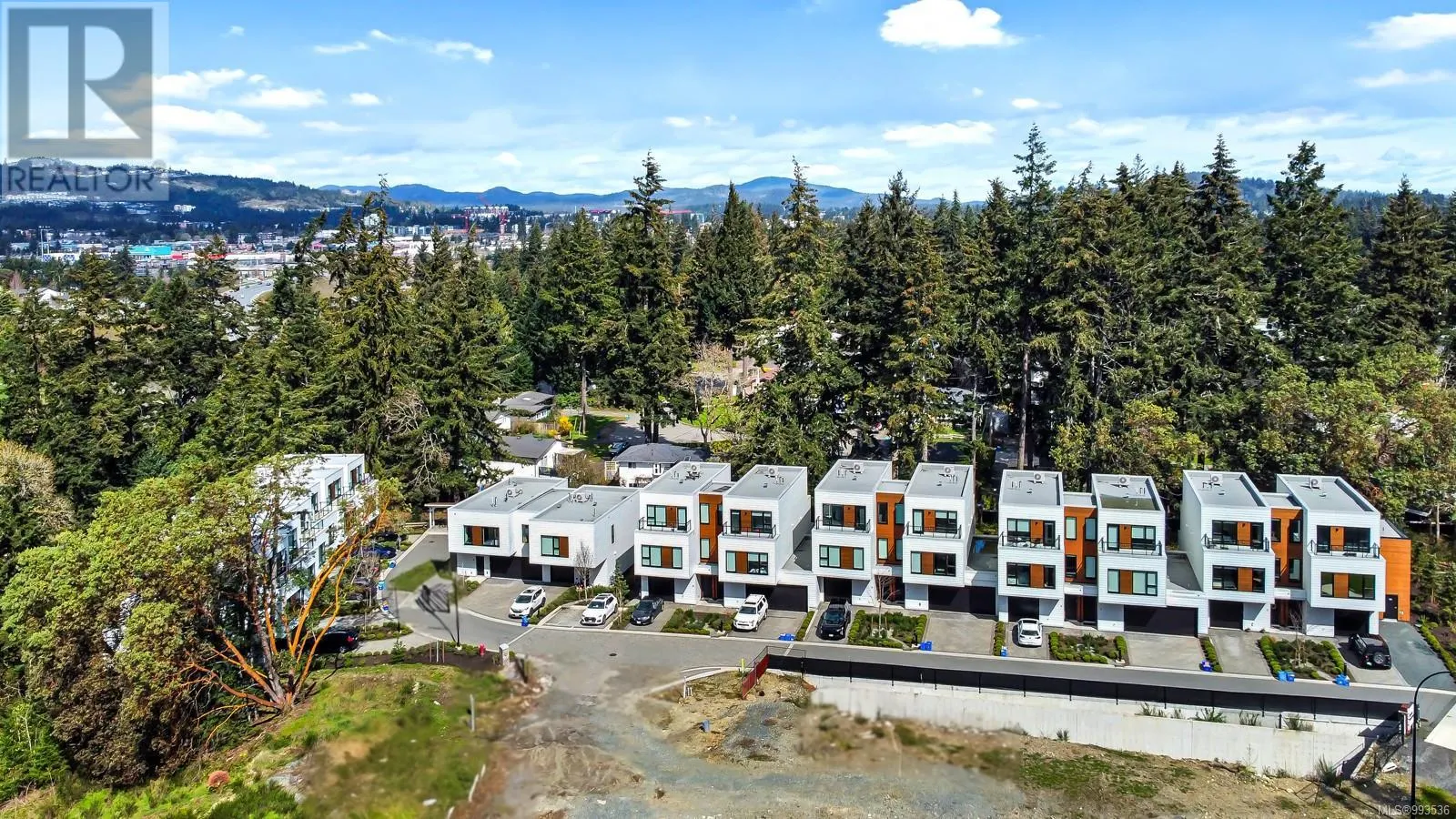 10 2330 Sooke Rd