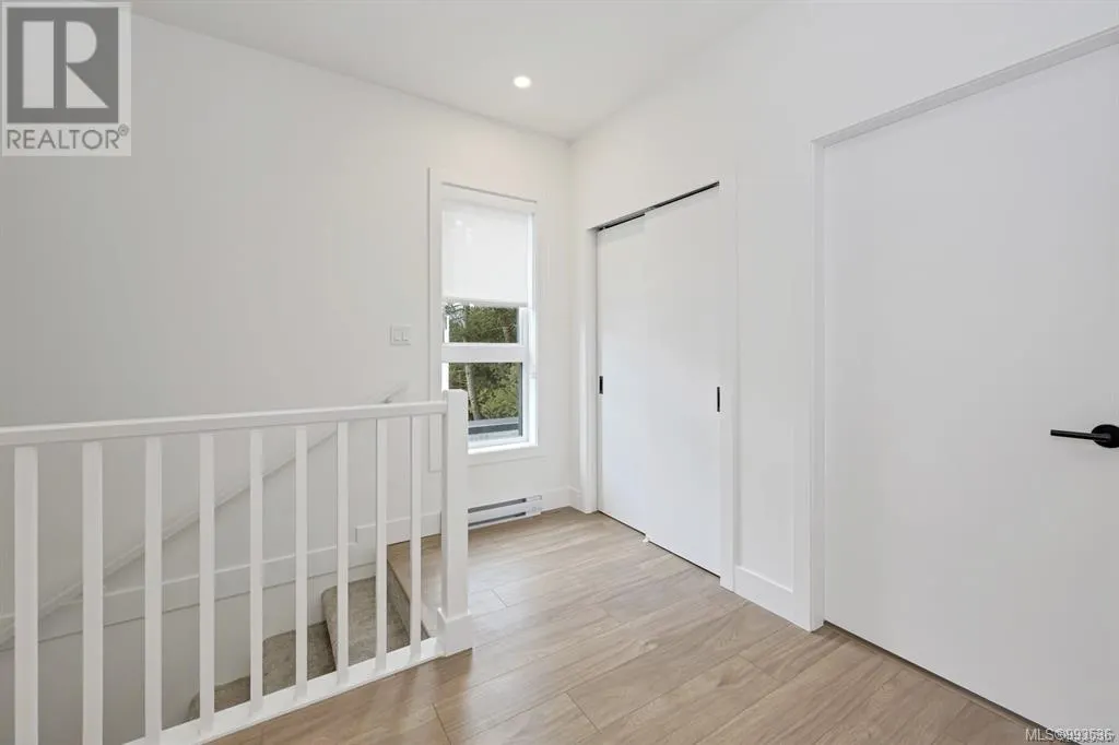 10 2330 Sooke Rd