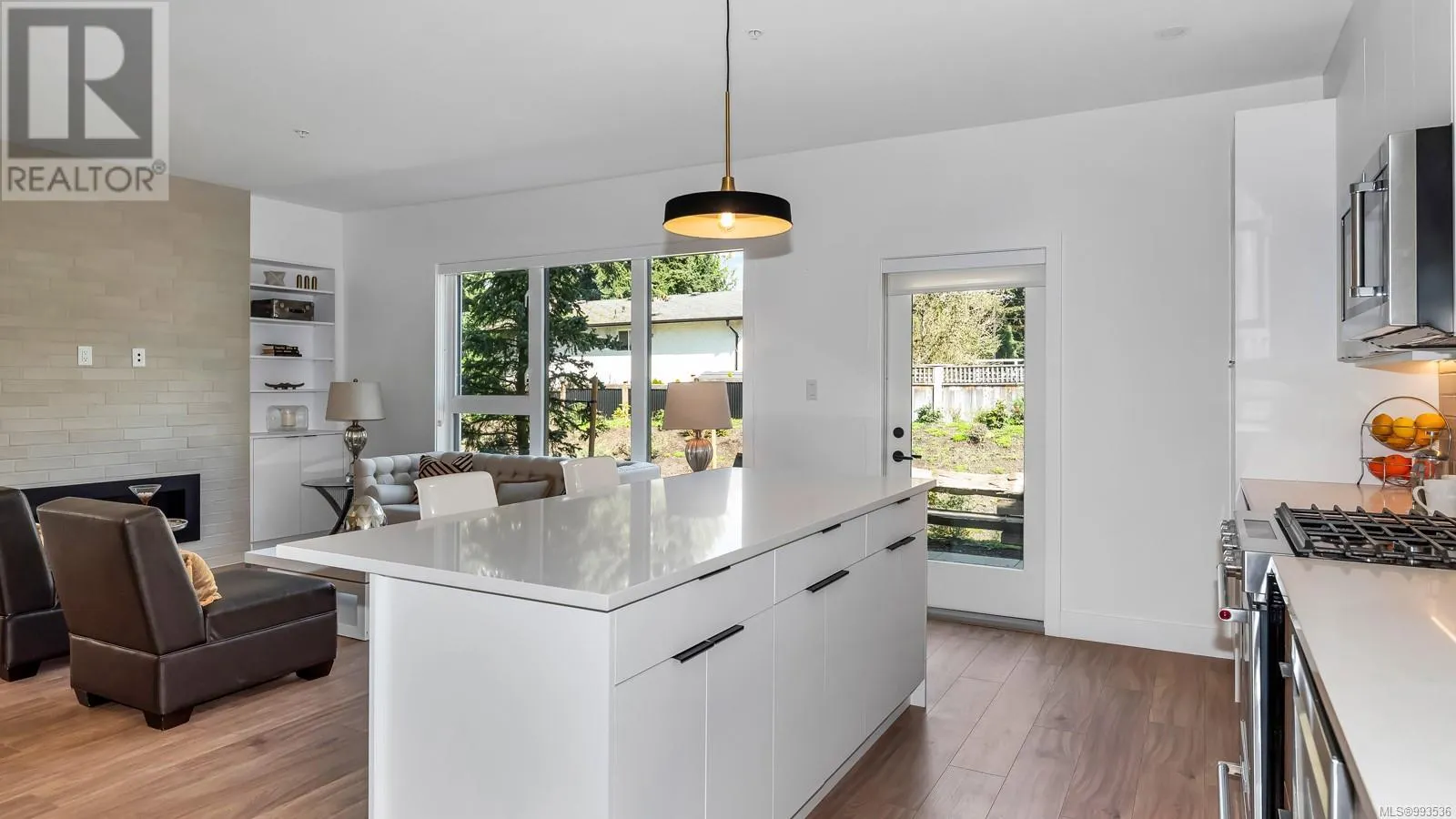 10 2330 Sooke Rd