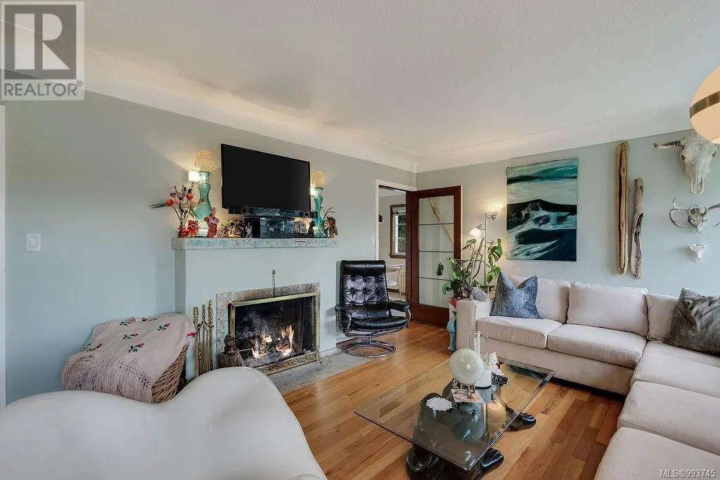 2075 Lorne Terr