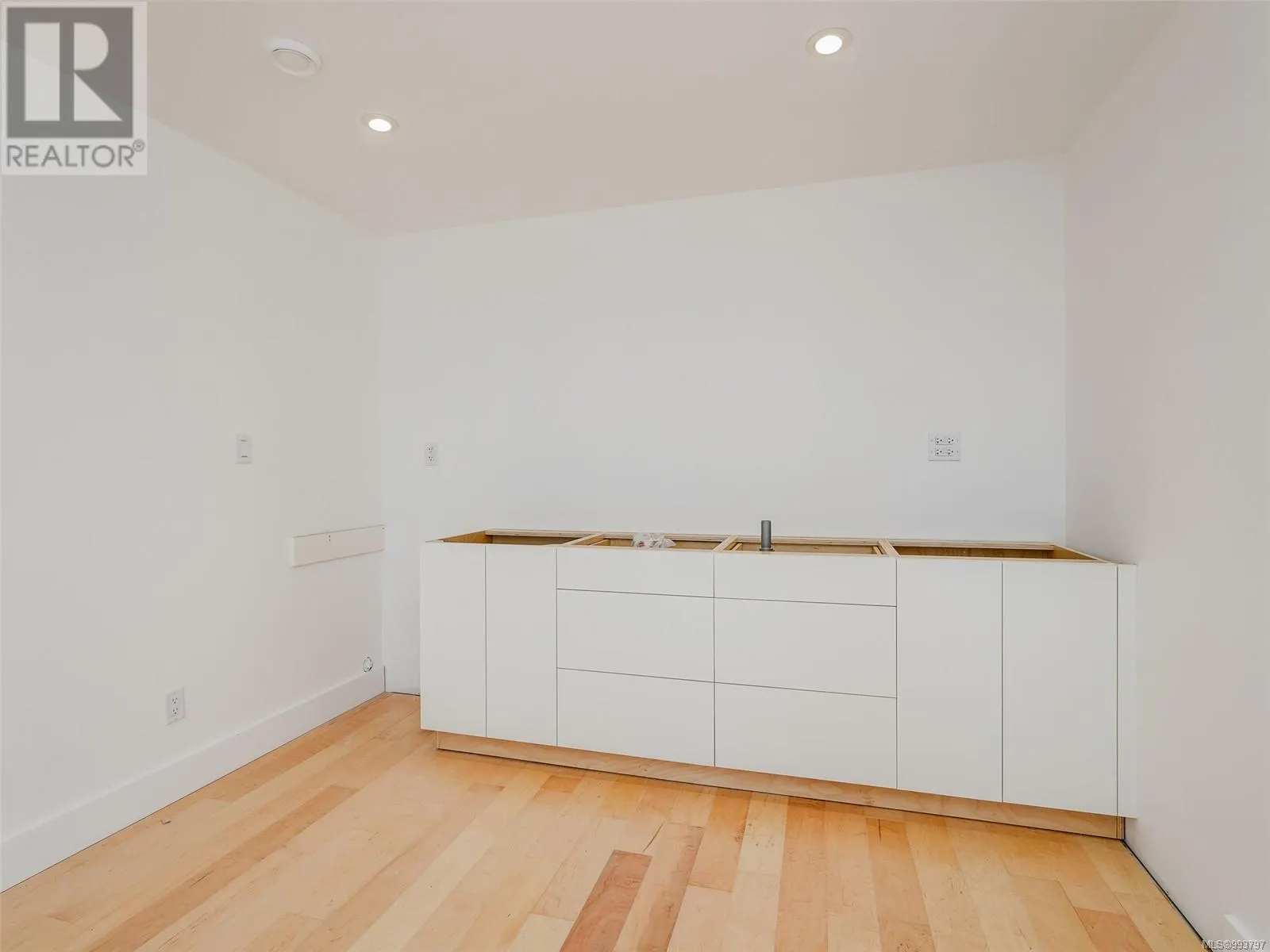 109 1105 Pandora Ave